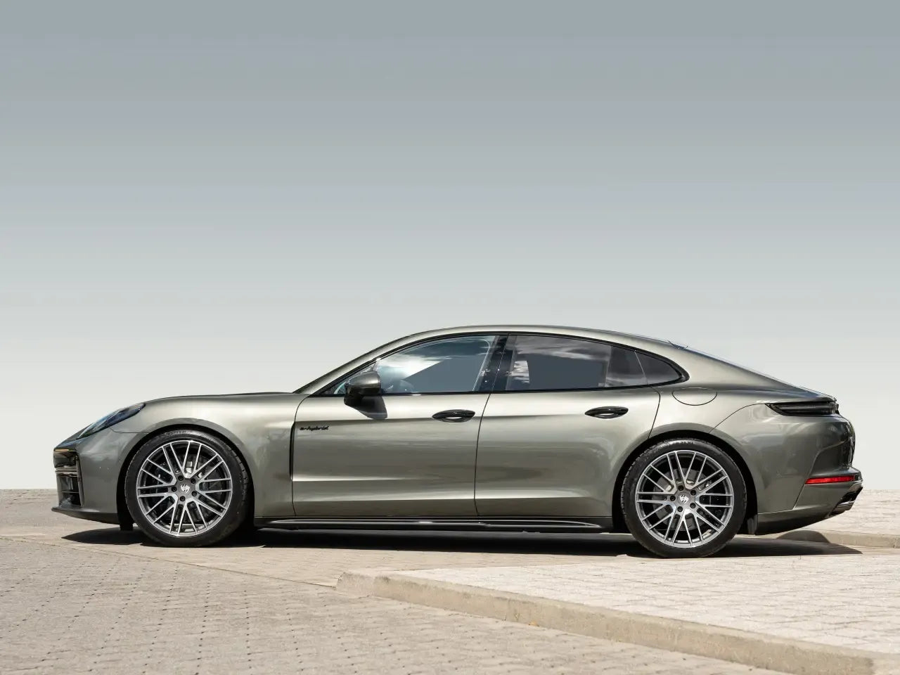 Porsche Panamera 4S E-Hybrid - Samsaru's Car Outlet