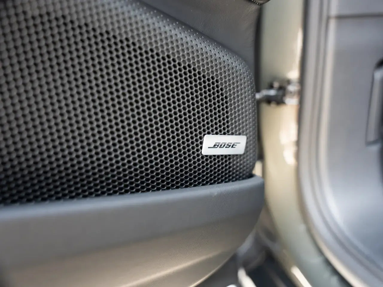 Porsche Panamera 4S E-Hybrid - Samsaru's Car Outlet
