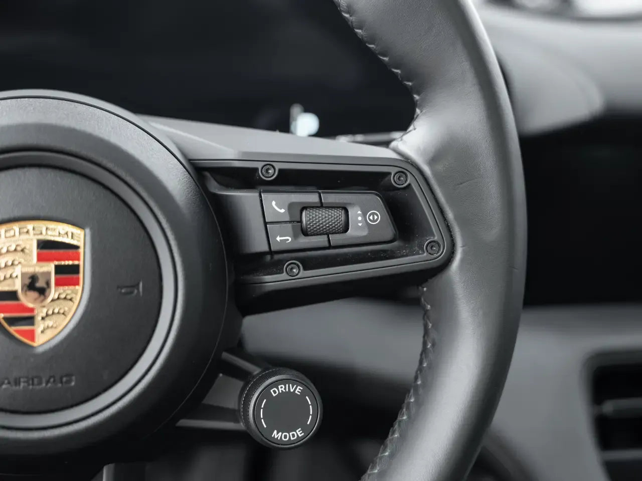 Porsche Taycan 4 Cross Turismo - Electric - Samsaru's Car Outlet