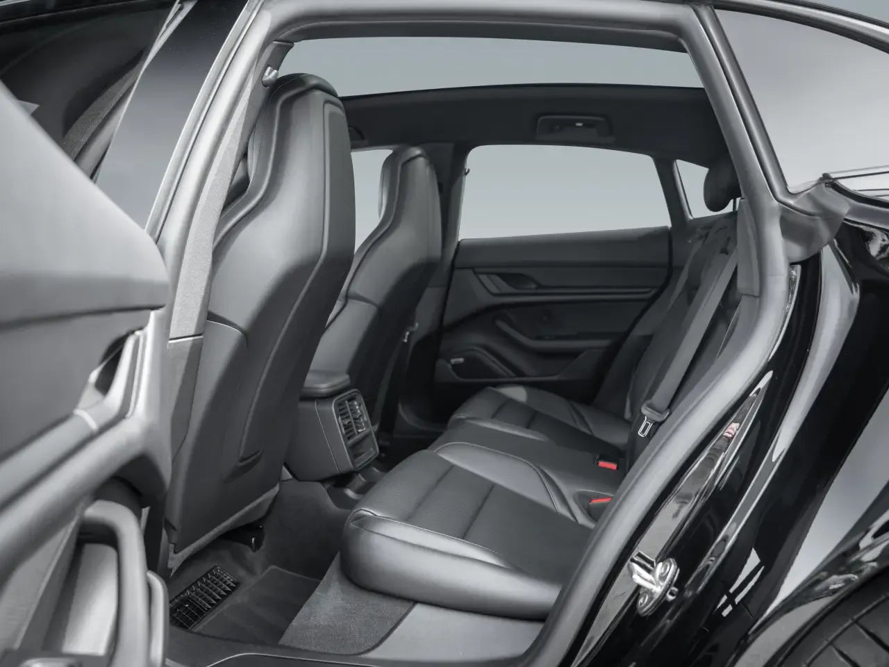 Porsche Taycan 4 Cross Turismo - Electric - Samsaru's Car Outlet