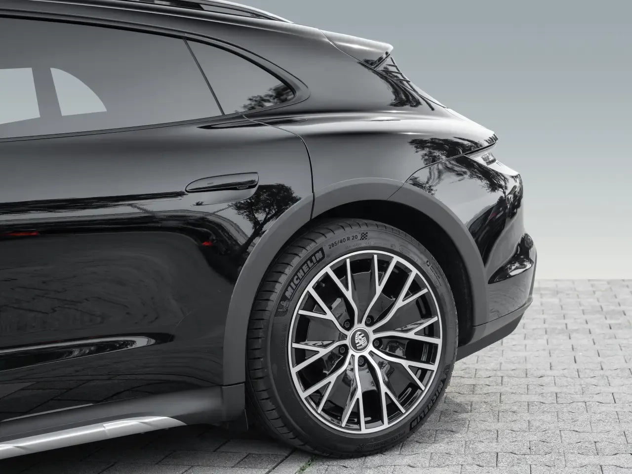 Porsche Taycan 4 Cross Turismo - Electric - Samsaru's Car Outlet
