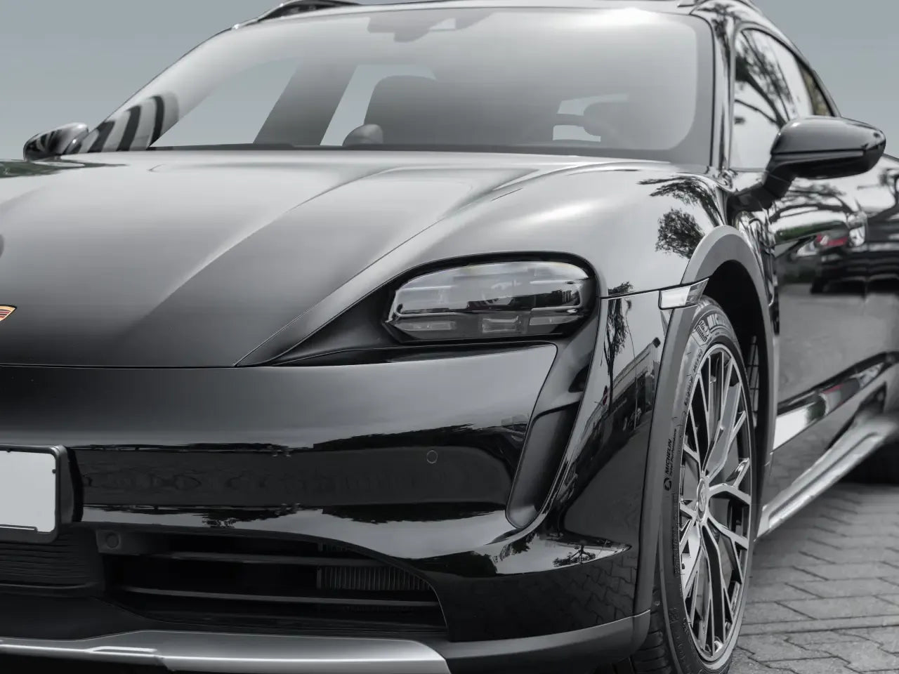 Porsche Taycan 4 Cross Turismo - Electric - Samsaru's Car Outlet