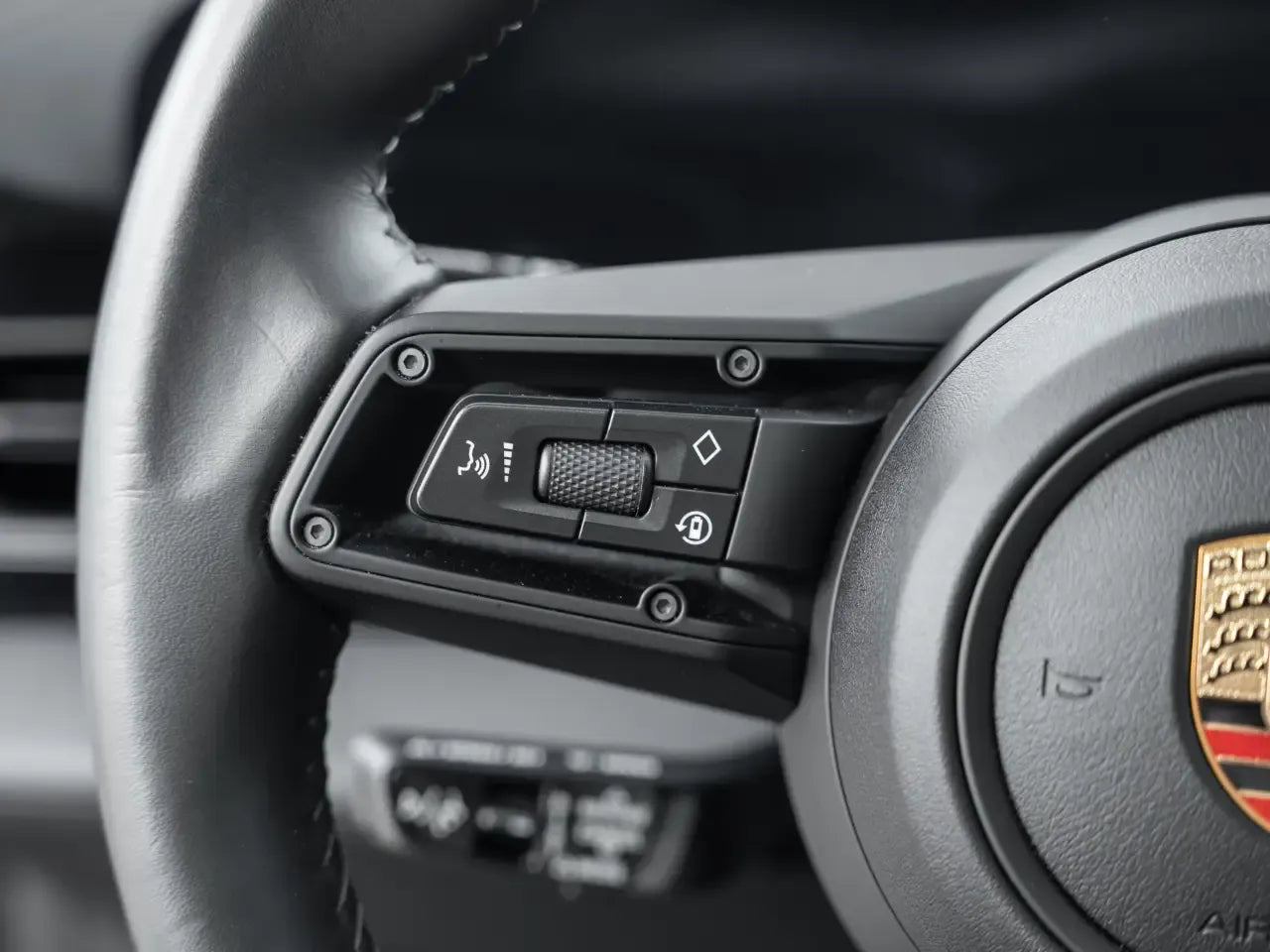Porsche Taycan 4 Cross Turismo - Electric - Samsaru's Car Outlet
