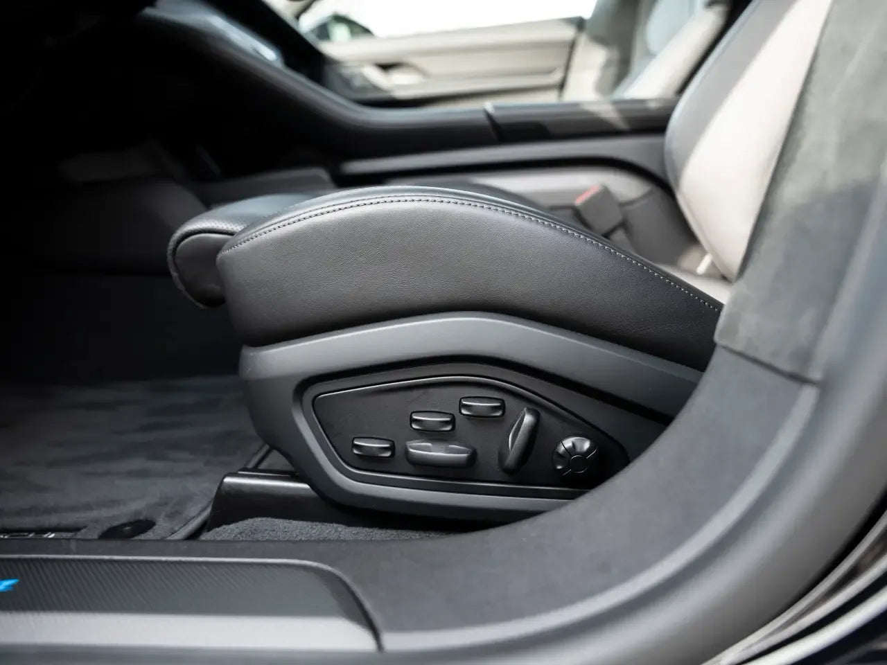 Porsche Taycan Turbo Cross Turismo - Electric - Samsaru's Car Outlet