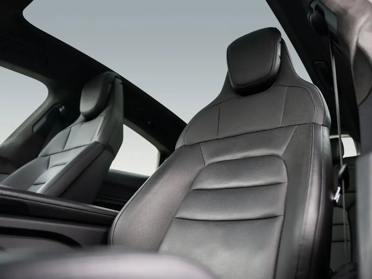 Porsche Taycan Turbo - Electric - Samsaru's Car Outlet
