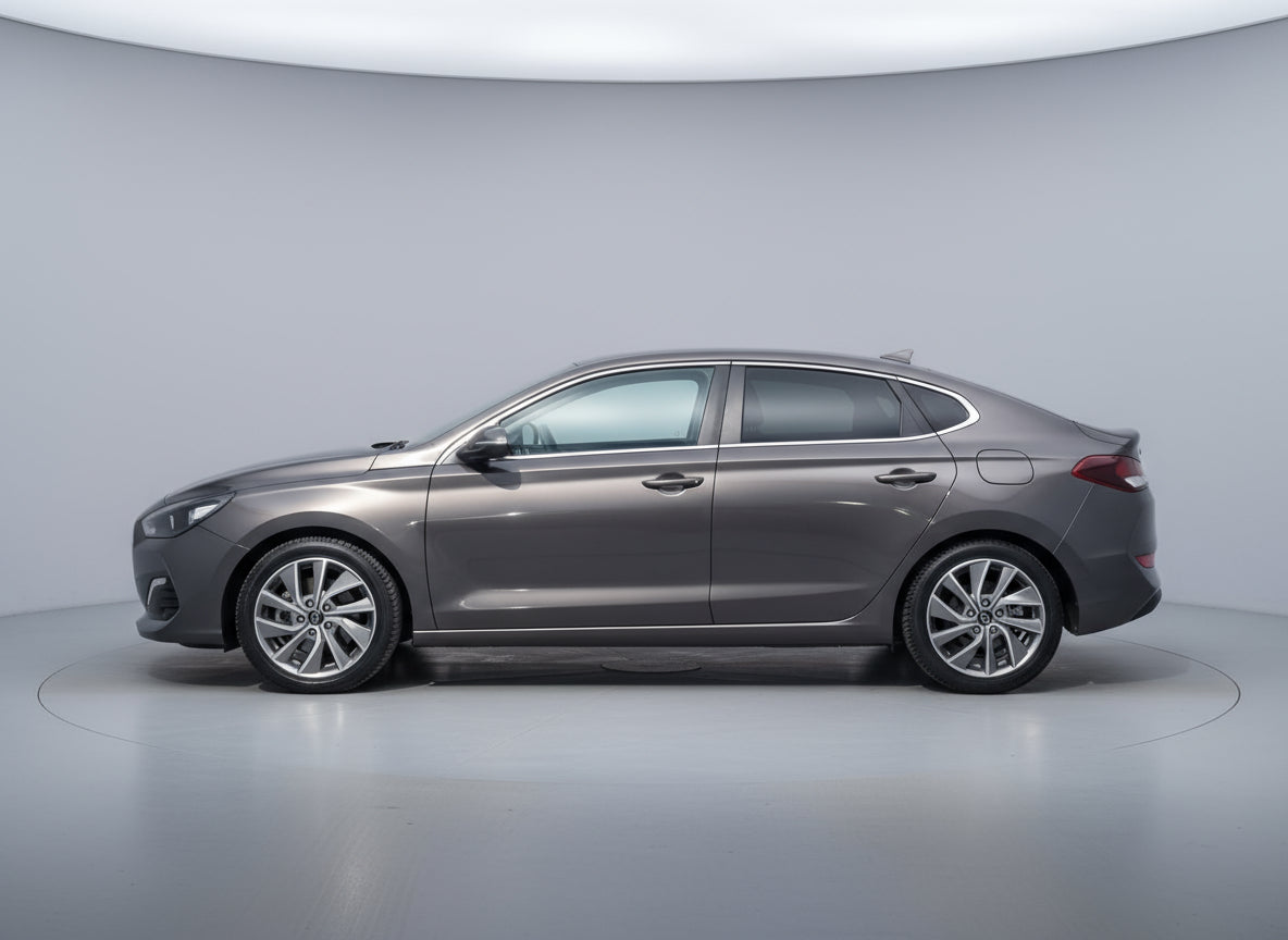 Hyundai i30 Fastback 1.5 T-GDI 7DCT Style - Samsaru's Car Outlet