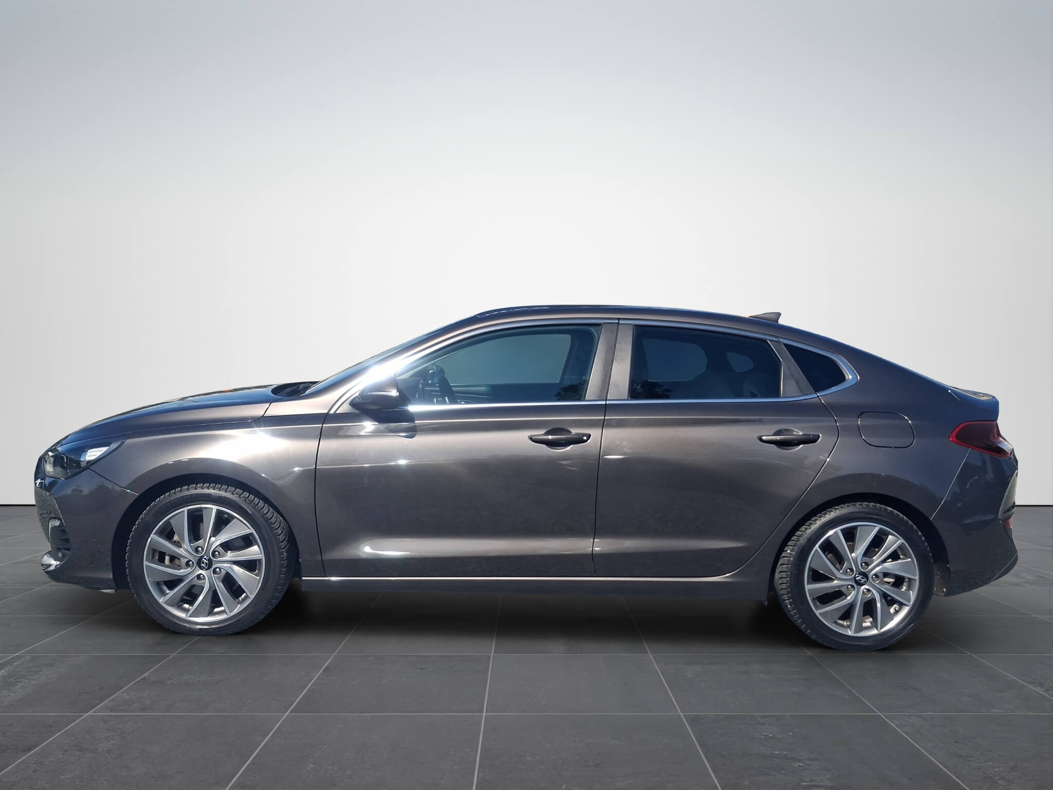 Hyundai i30 Fastback 1.5 T-GDI 7DCT Style - Samsaru's Car Outlet