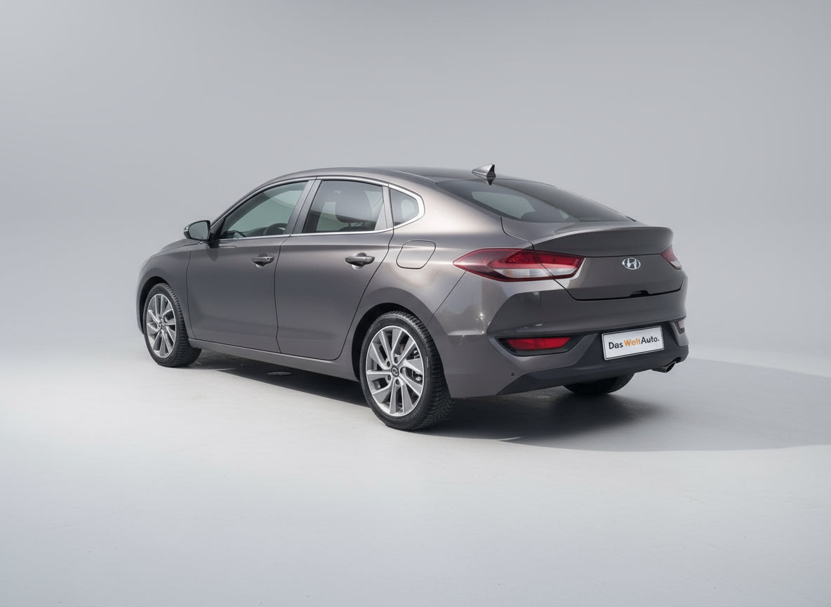 Hyundai i30 Fastback 1.5 T-GDI 7DCT Style - Samsaru's Car Outlet