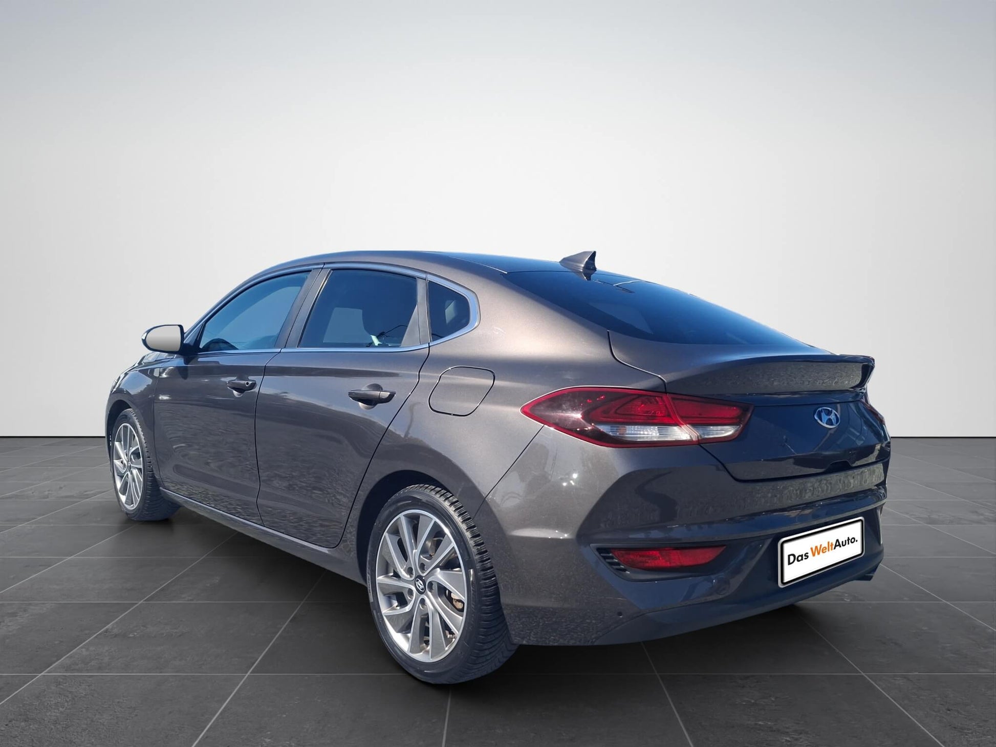 Hyundai i30 Fastback 1.5 T-GDI 7DCT Style - Samsaru's Car Outlet