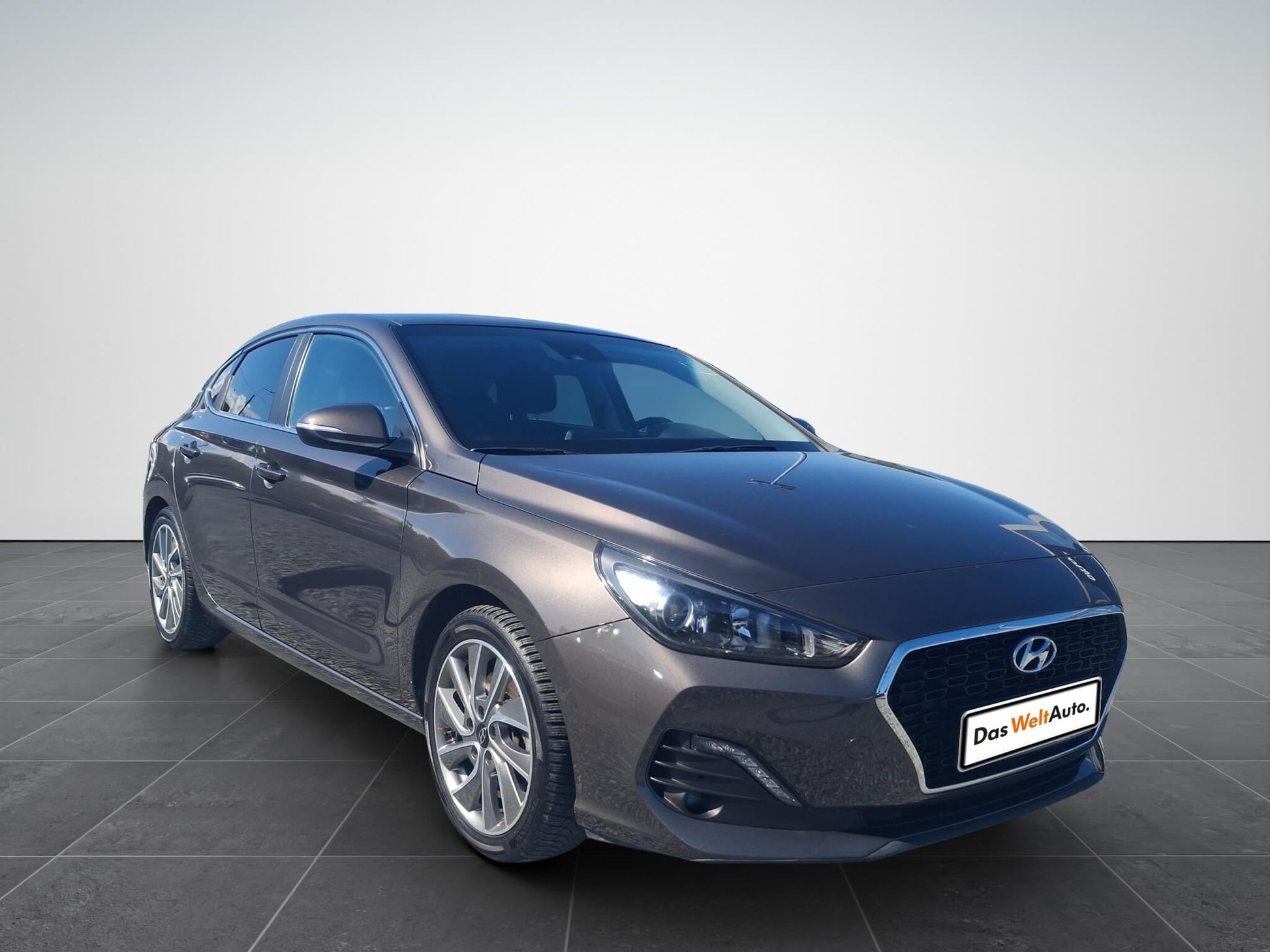 Hyundai i30 Fastback 1.5 T-GDI 7DCT Style - Samsaru's Car Outlet