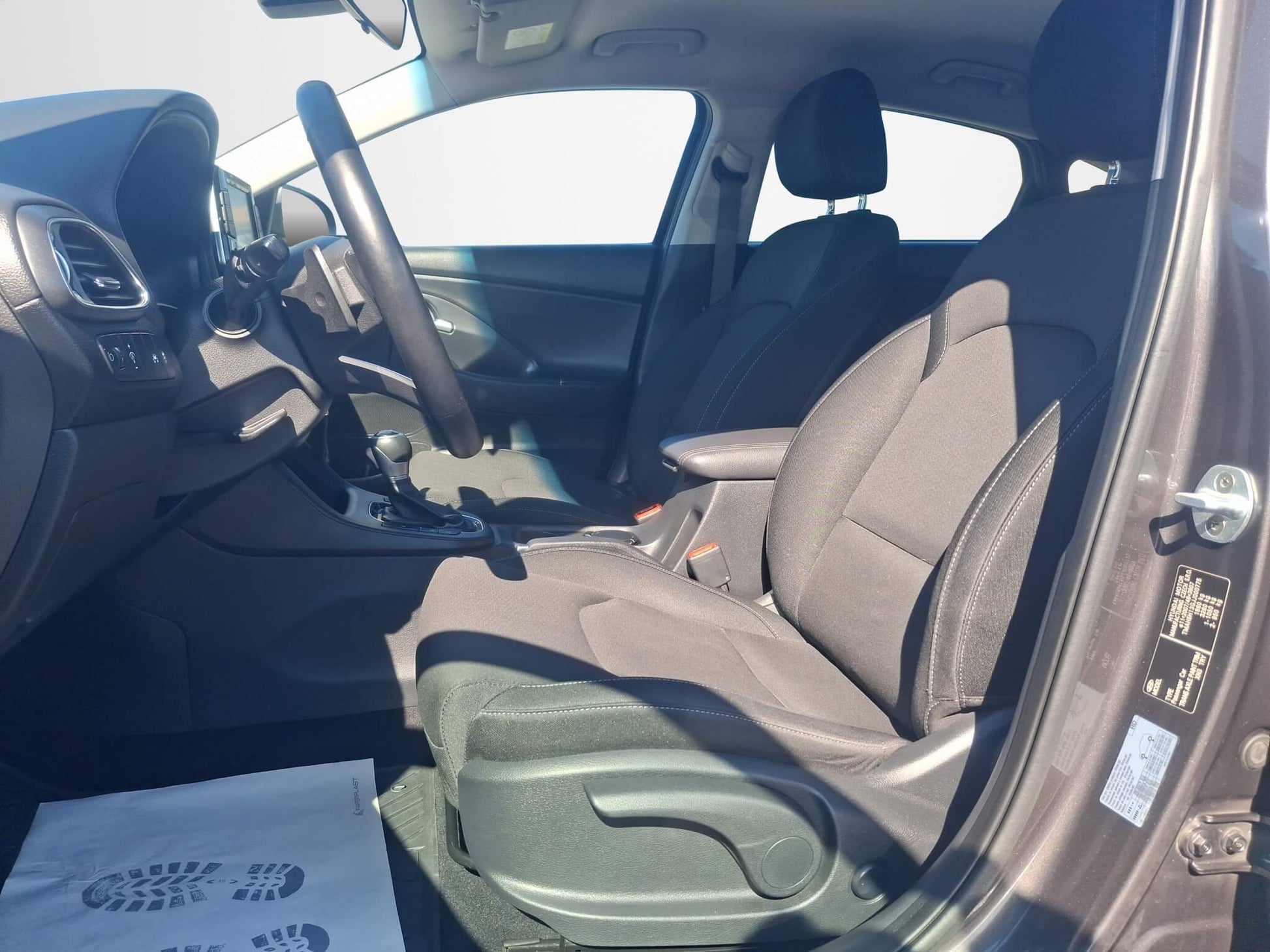 Hyundai i30 Fastback 1.5 T-GDI 7DCT Style - Samsaru's Car Outlet
