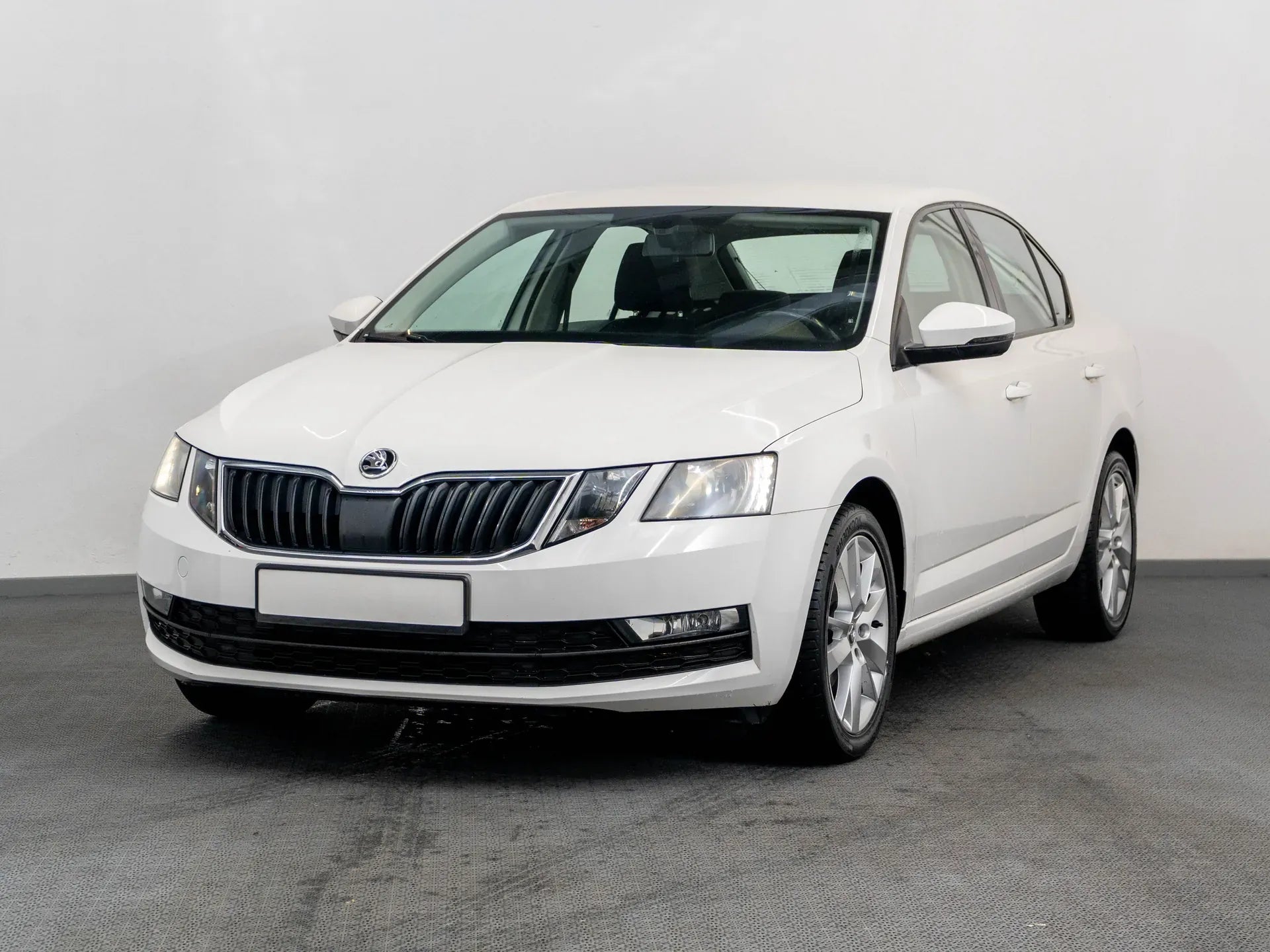 Skoda Octavia 1.6 Diesel 115 CP Alb - Samsaru's Car Outlet