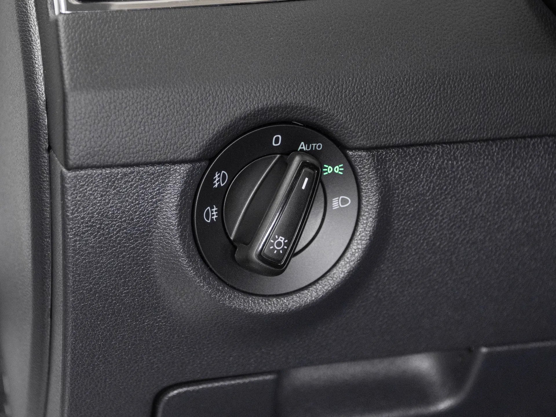 Skoda Octavia 1.6 Diesel 115 CP Alb - Samsaru's Car Outlet