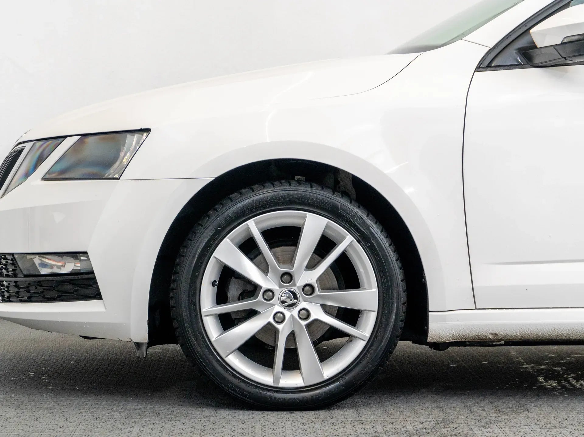 Skoda Octavia 1.6 Diesel 115 CP Alb - Samsaru's Car Outlet