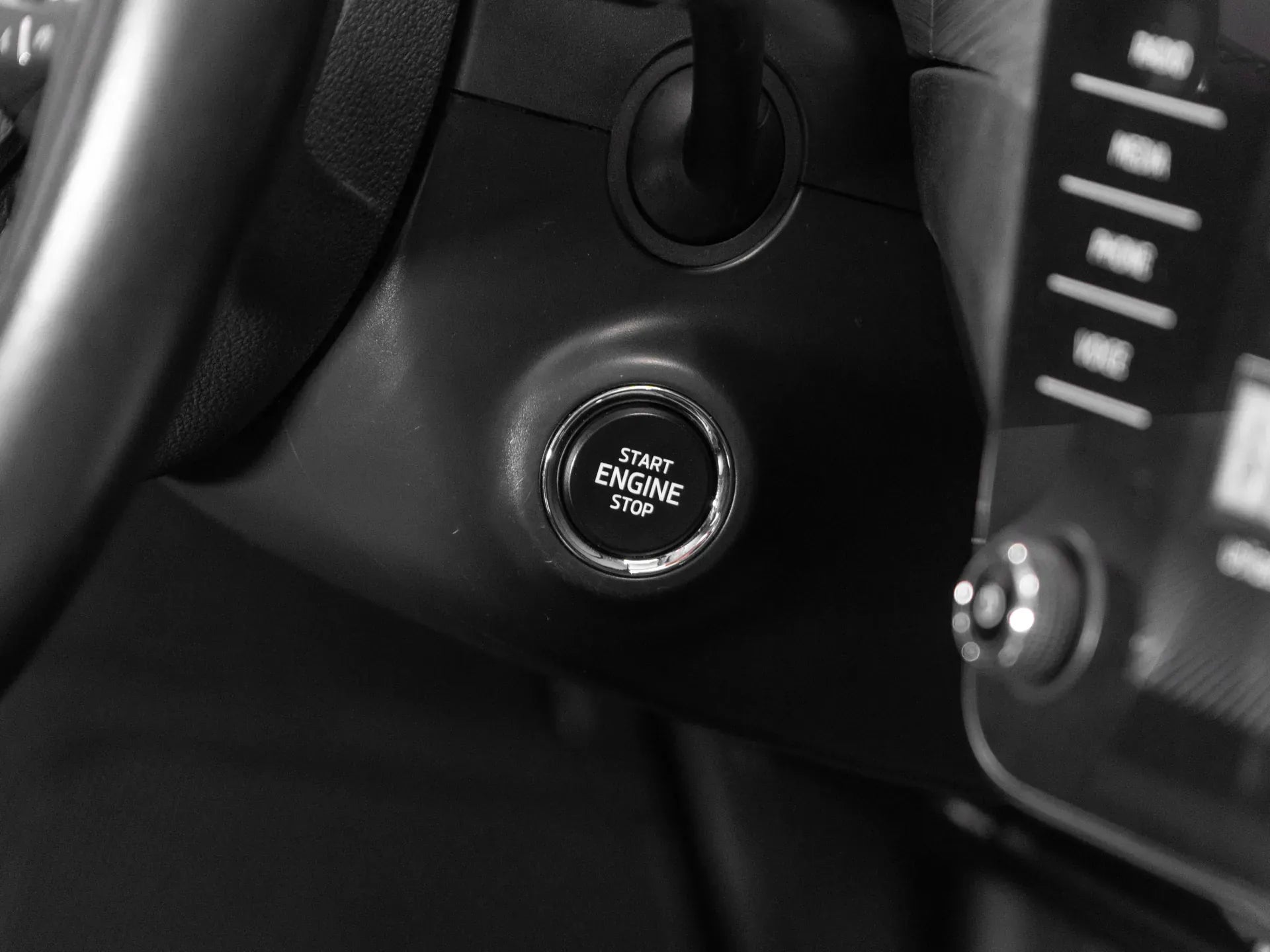 Skoda Superb Ambition 2.0 Diesel 190 CP Argintiu (dublu ambreiaj) - Samsaru's Car Outlet