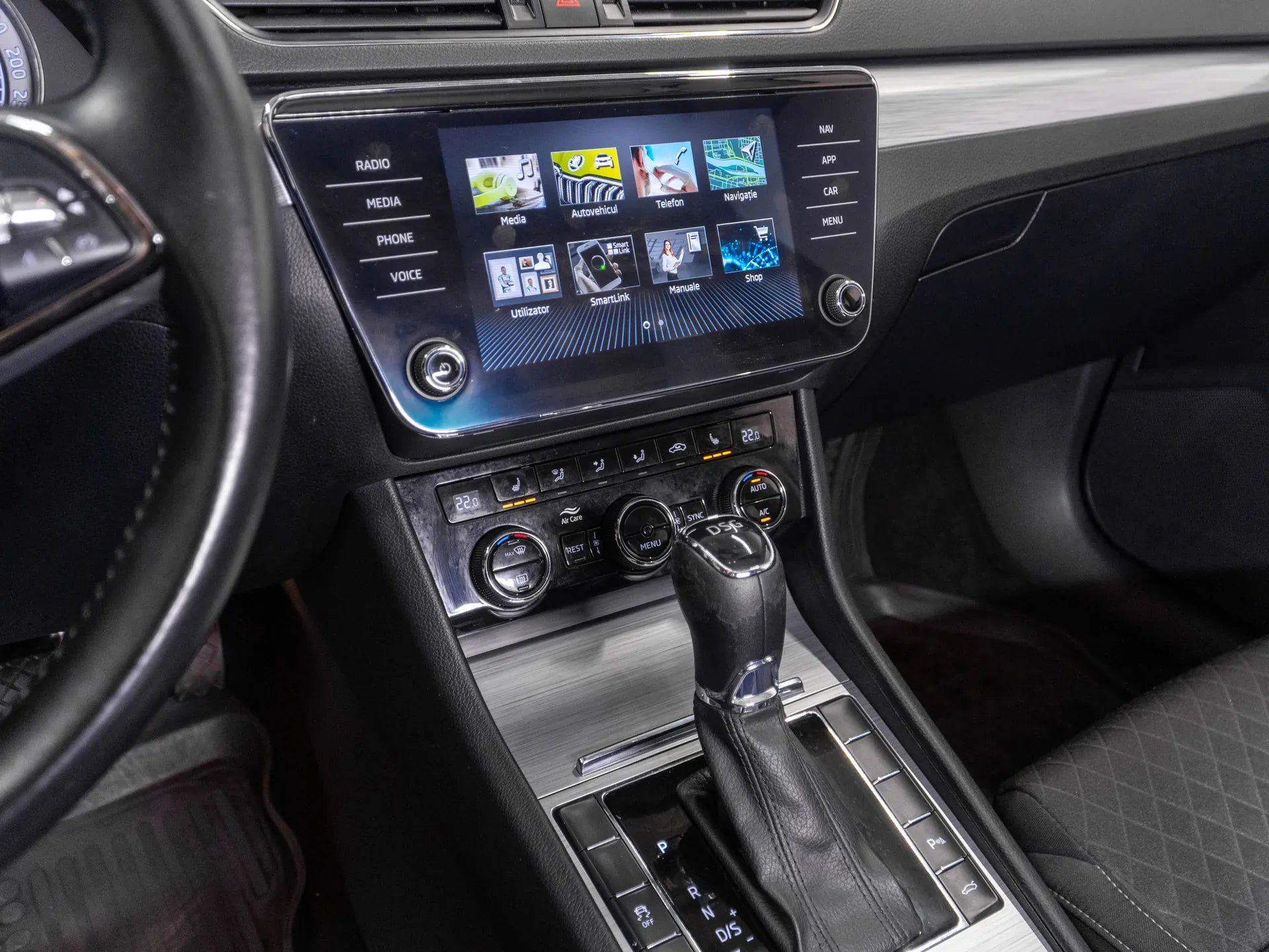 Skoda Superb Ambition 2.0 Diesel 190 CP Argintiu (dublu ambreiaj) - Samsaru's Car Outlet