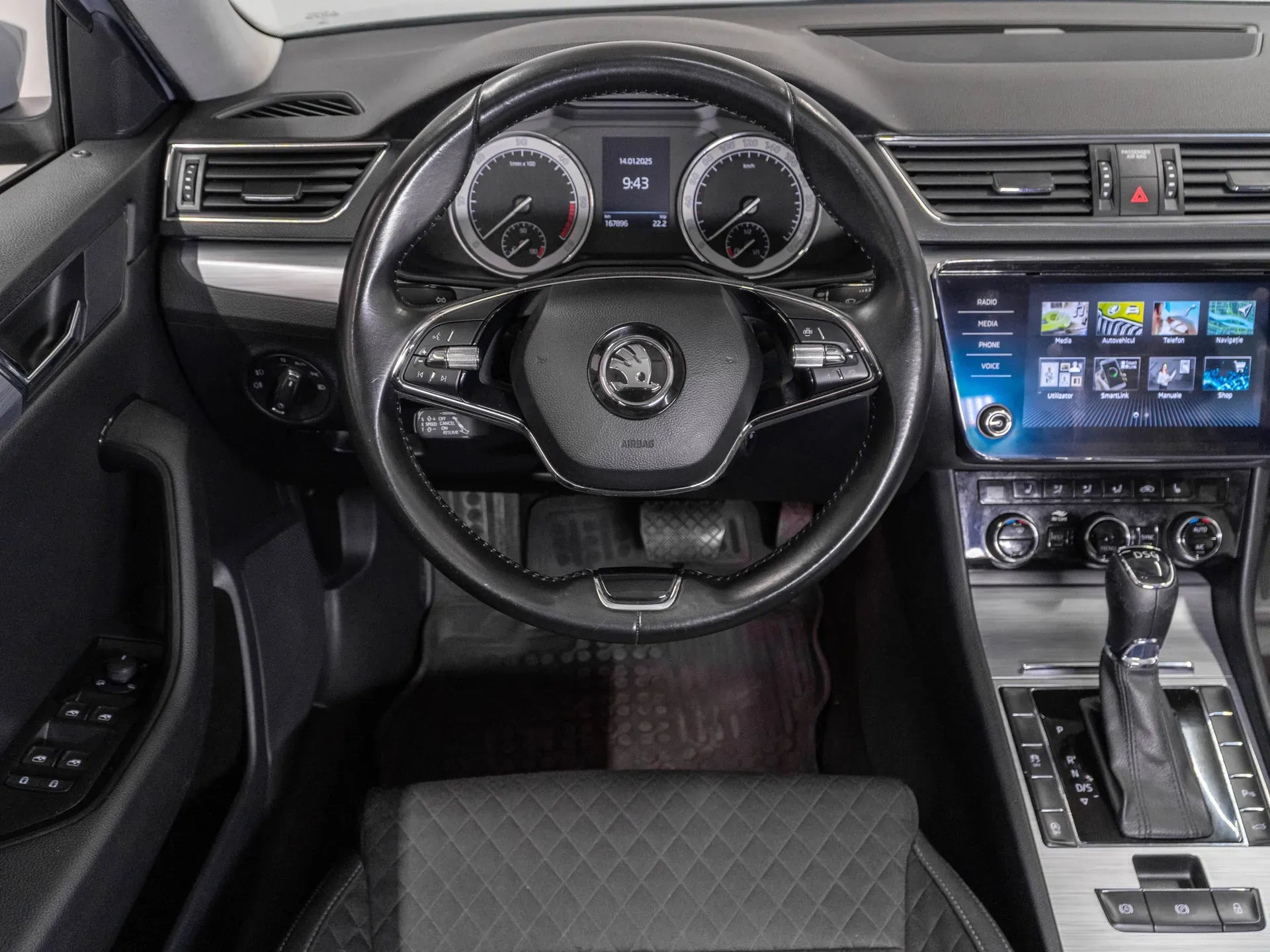 Skoda Superb Ambition 2.0 Diesel 190 CP Argintiu (dublu ambreiaj) - Samsaru's Car Outlet