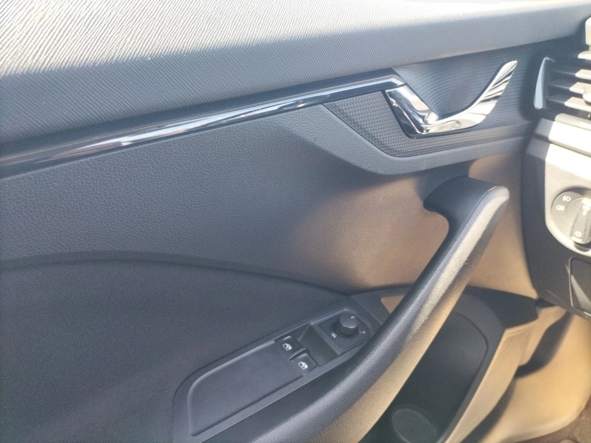 Škoda Scala Ambition 1.6 TDI - Samsaru's Car Outlet