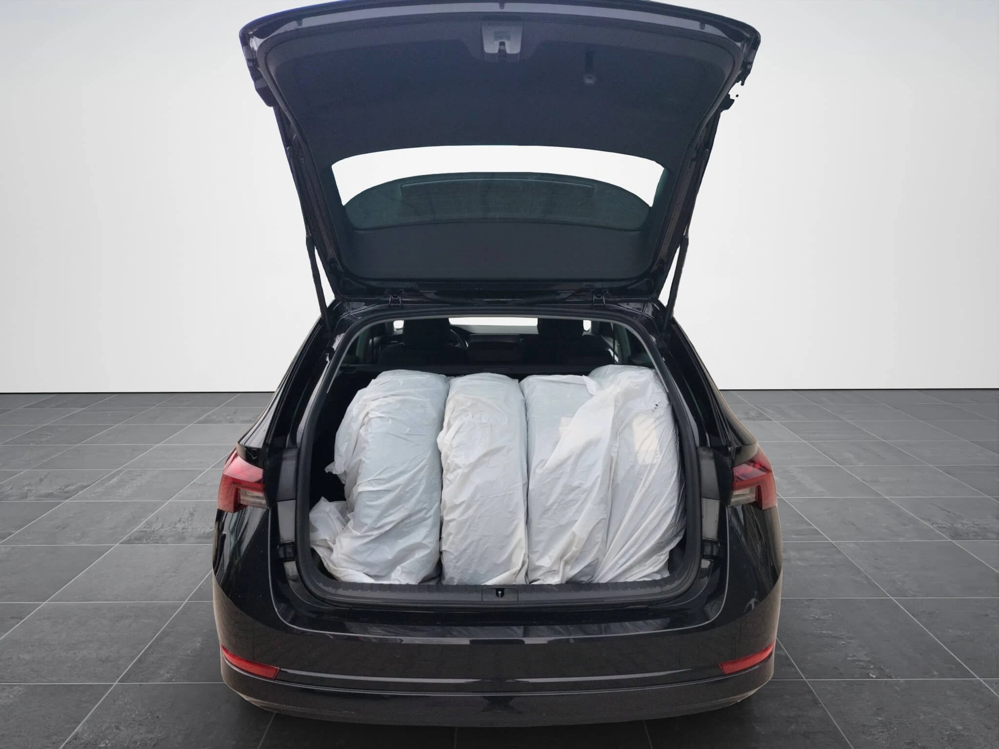 ŠKODA Octavia Combi Ambition 2.0 TDI DSG - Samsaru's Car Outlet