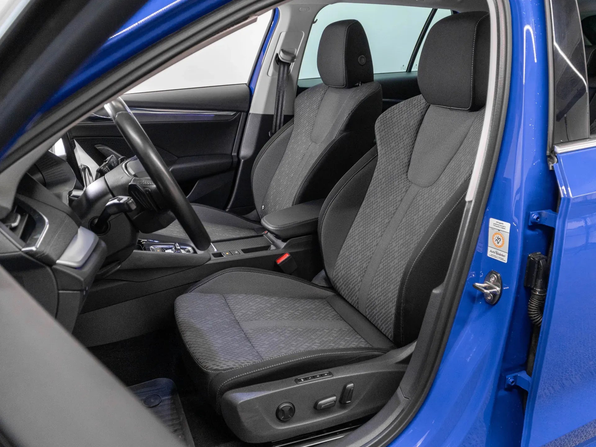 Skoda Octavia 2.0 Diesel 150 CP Albastru - Samsaru's Car Outlet