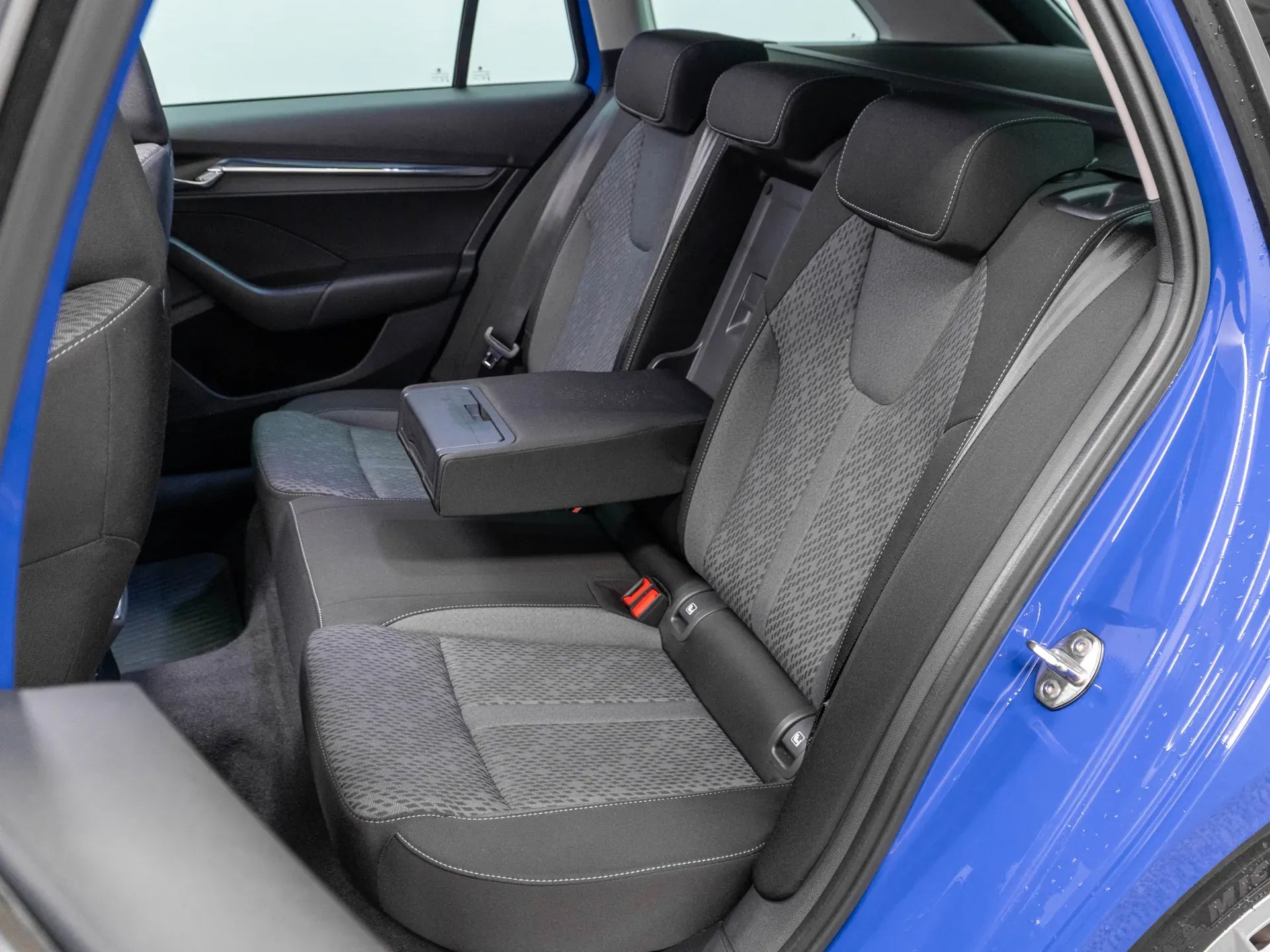 Skoda Octavia 2.0 Diesel 150 CP Albastru - Samsaru's Car Outlet