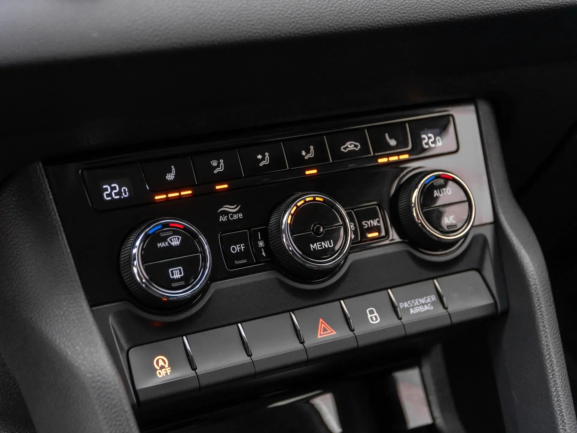 Skoda Karoq 2.0 Diesel 150 CP Albastru - Samsaru's Car Outlet