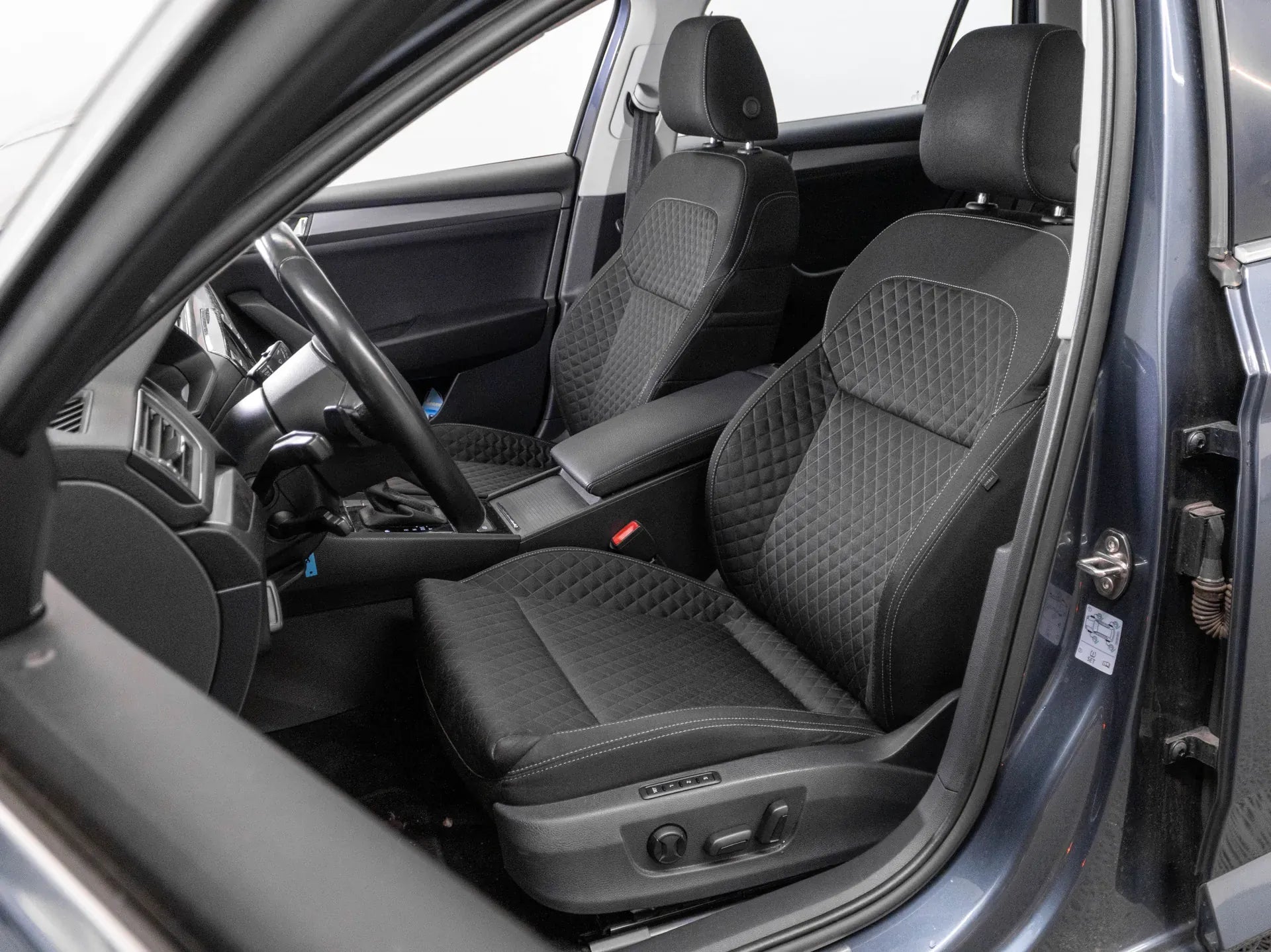 Skoda Superb 2.0 Diesel 190 CP Gri - Samsaru's Car Outlet