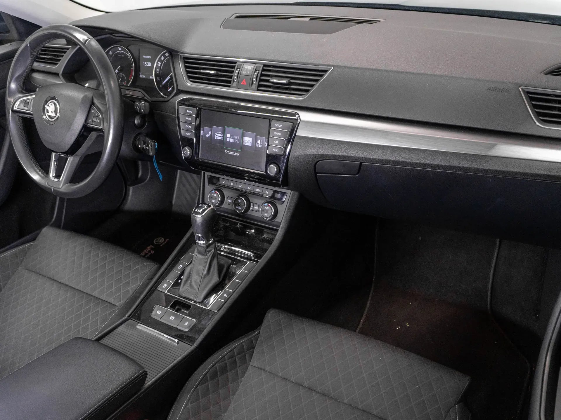 Skoda Superb 2.0 Diesel 190 CP Gri - Samsaru's Car Outlet