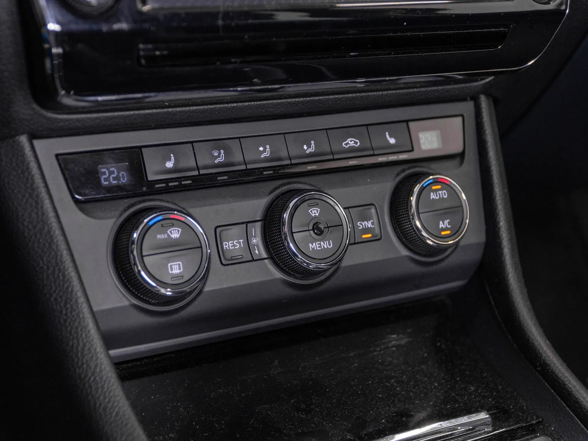 Skoda Superb 2.0 Diesel 190 CP Gri - Samsaru's Car Outlet