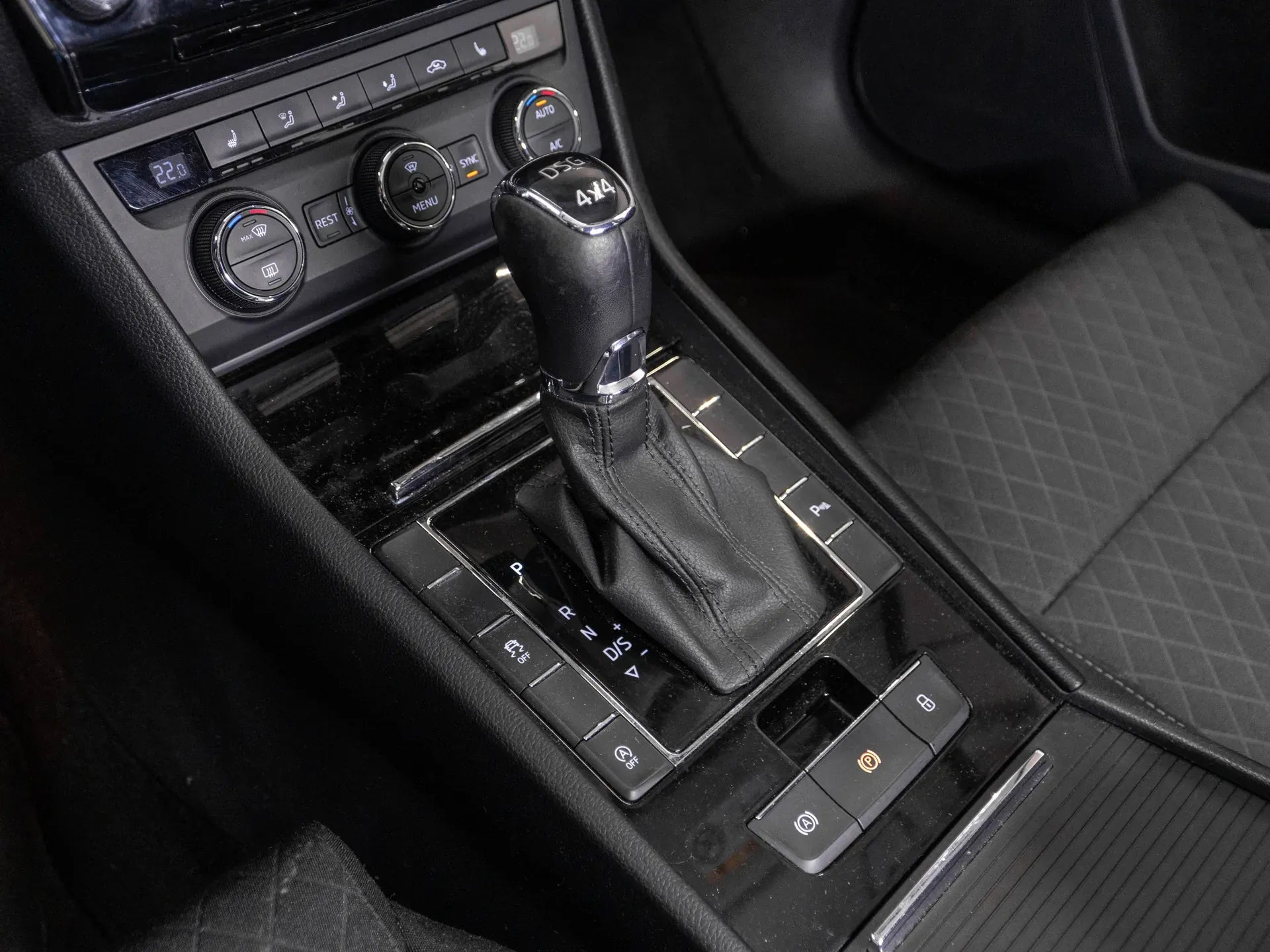 Skoda Superb 2.0 Diesel 190 CP Gri - Samsaru's Car Outlet