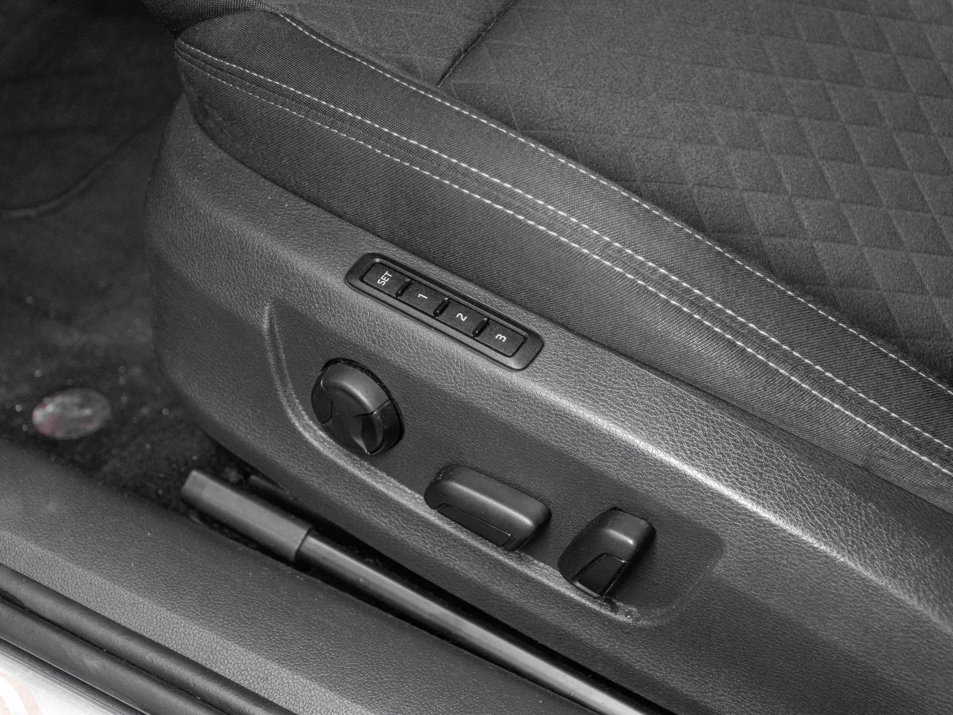 Skoda Superb 2.0 Diesel 190 CP Gri - Samsaru's Car Outlet