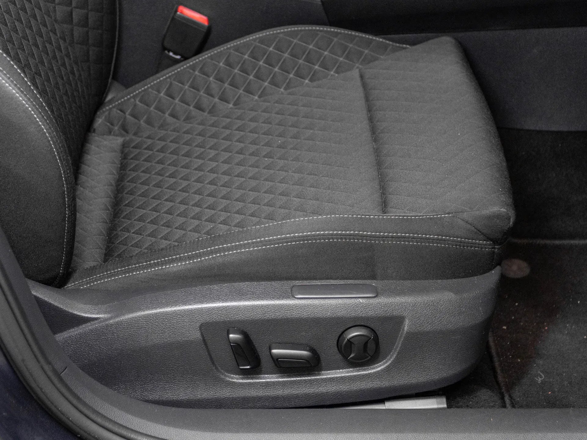 Skoda Superb 2.0 Diesel 190 CP Gri - Samsaru's Car Outlet