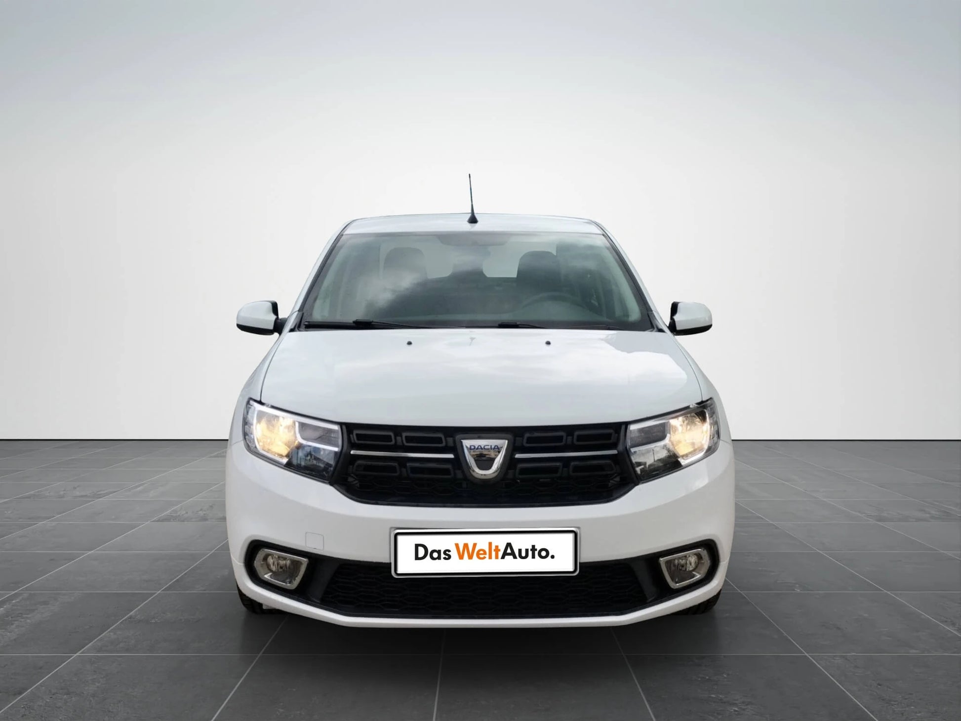 Dacia Logan 1.5 Blue dCi Laureate - Samsaru's Car Outlet
