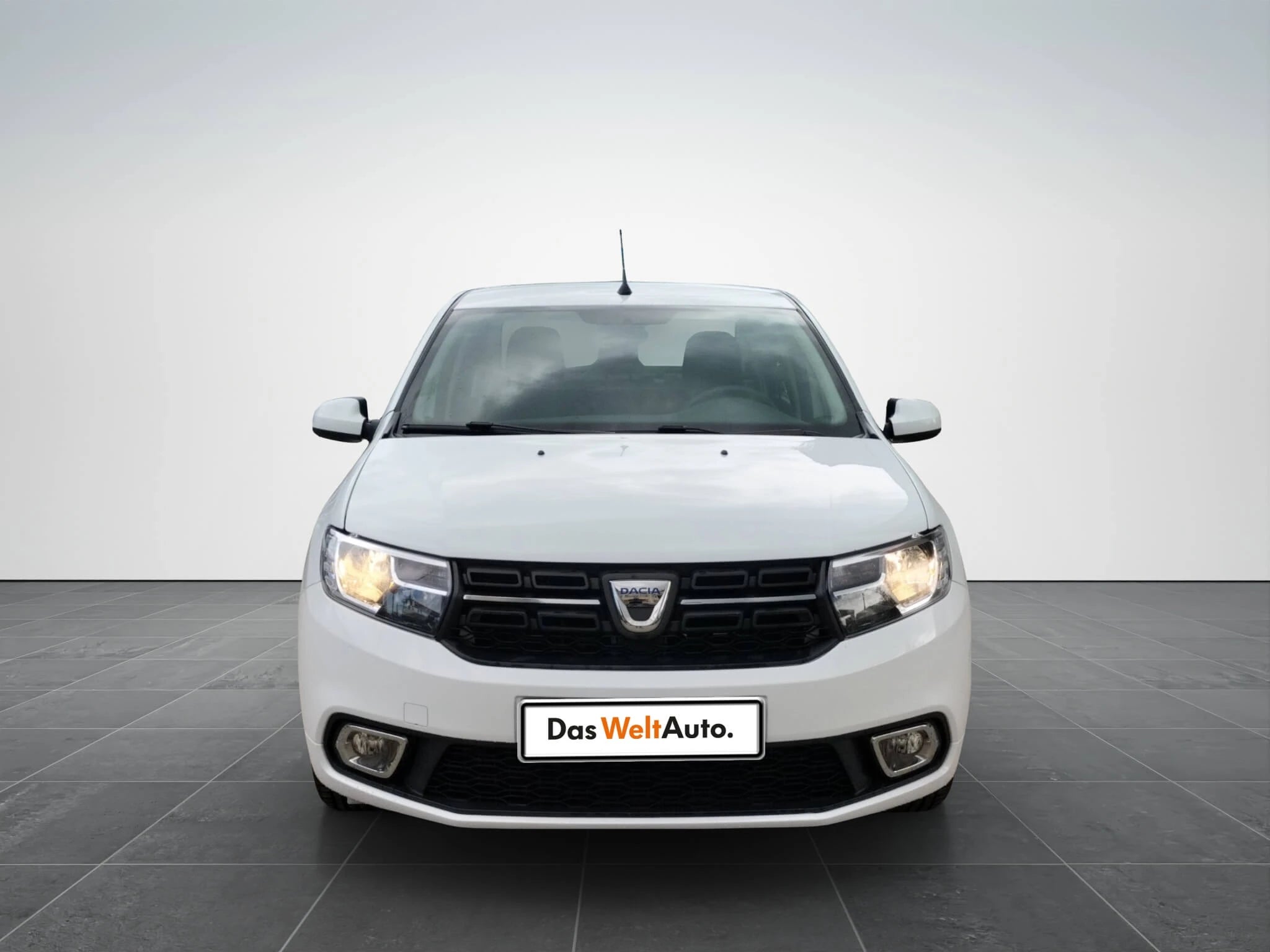 Dacia Logan 1.5 Blue dCi Laureate - Samsaru's Car Outlet