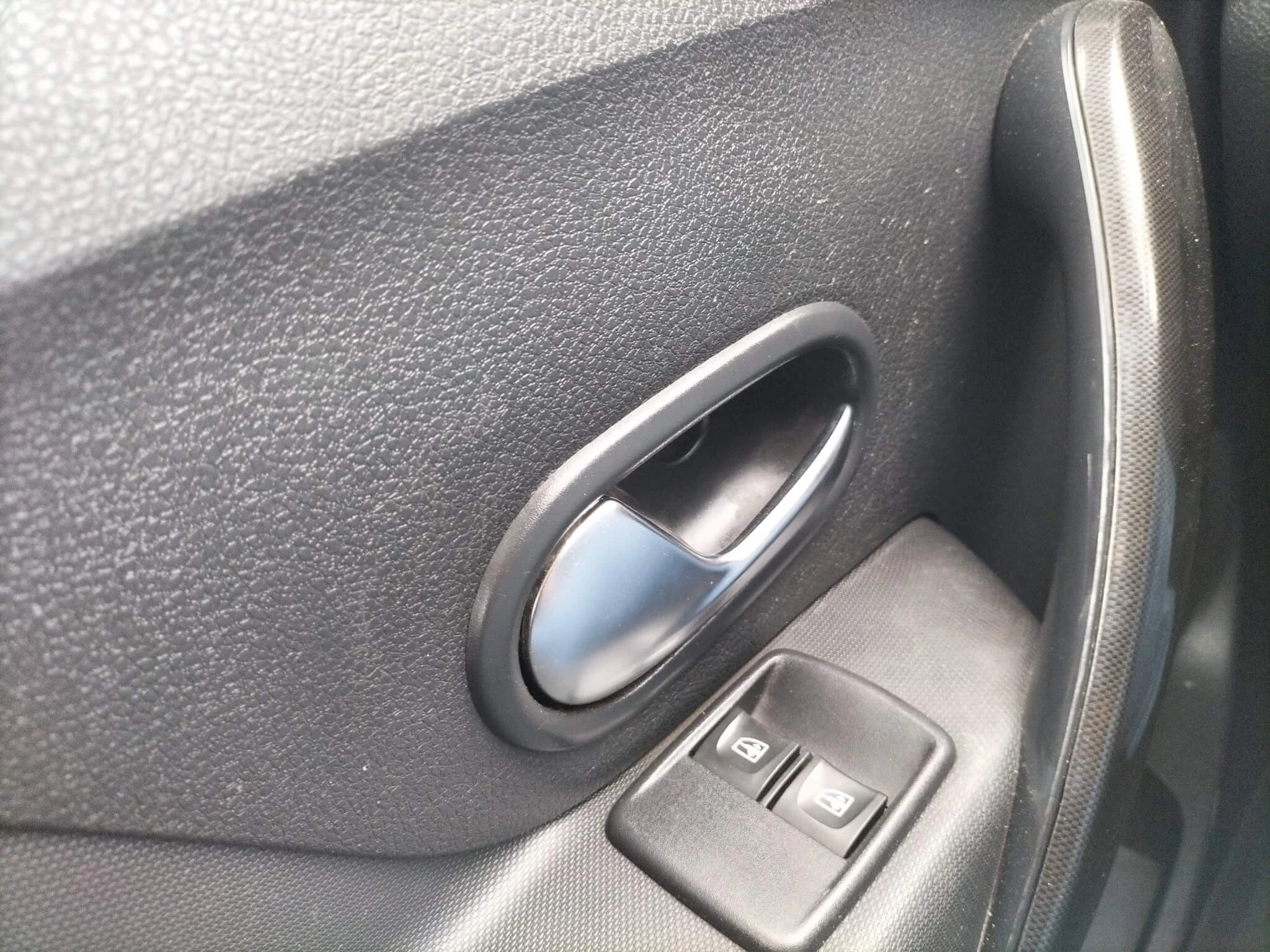 Dacia Logan 1.5 Blue dCi Laureate - Samsaru's Car Outlet