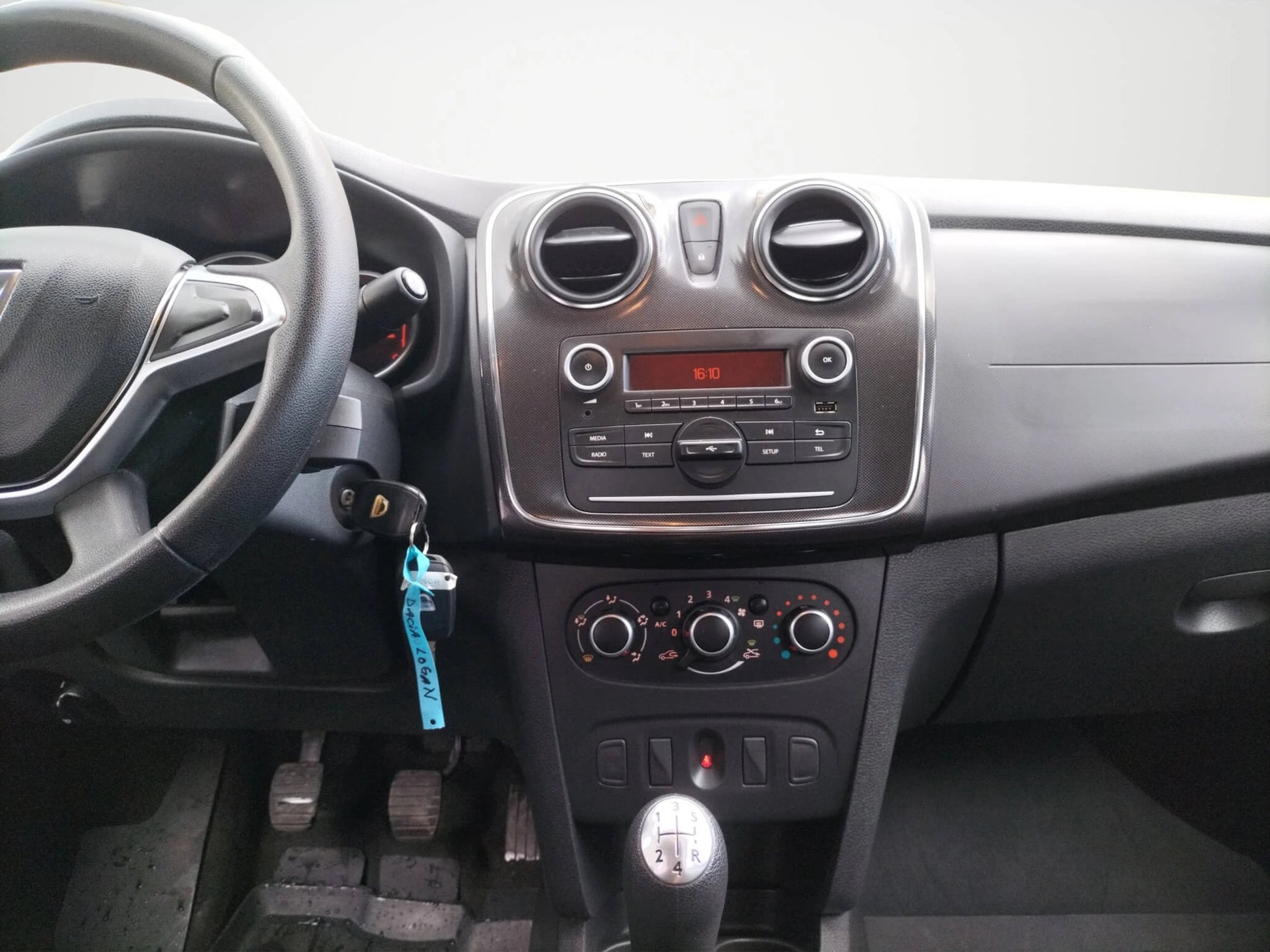 Dacia Logan 1.5 Blue dCi Laureate - Samsaru's Car Outlet