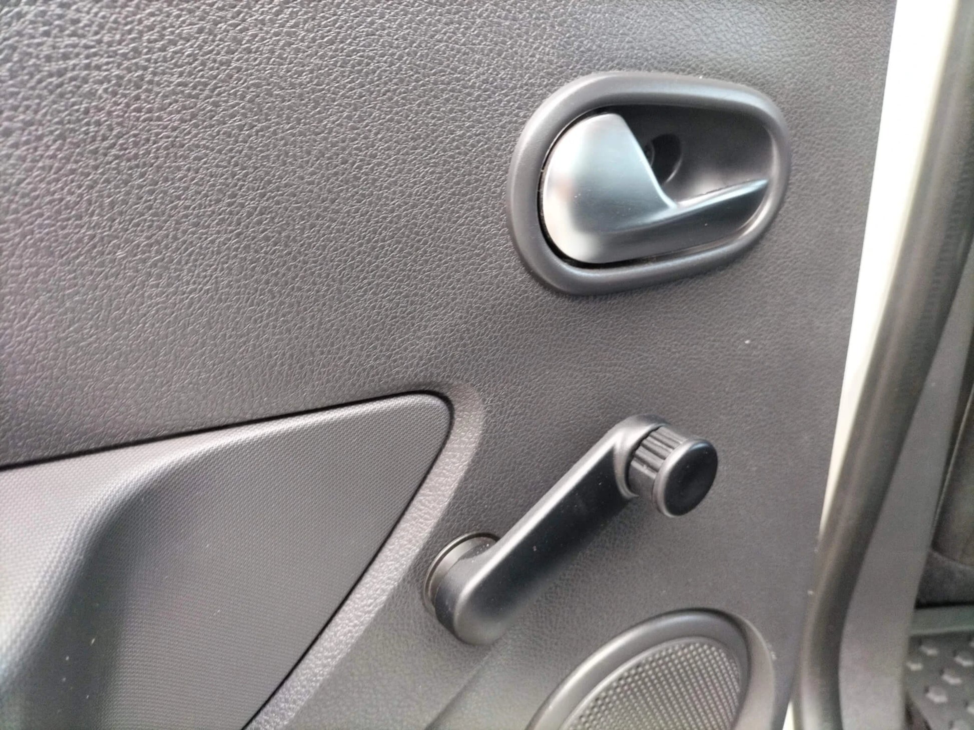 Dacia Logan 1.5 Blue dCi Laureate - Samsaru's Car Outlet