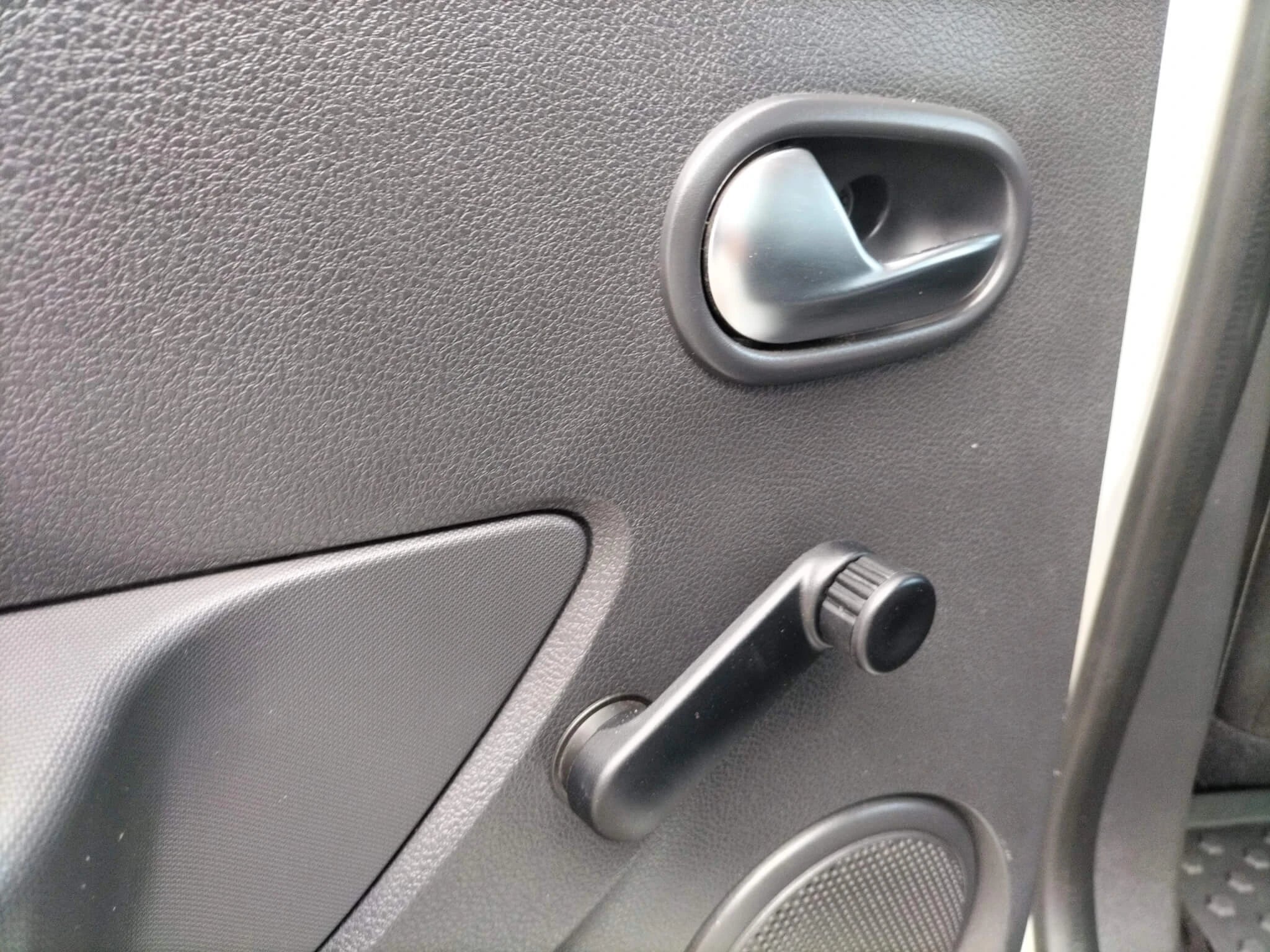 Dacia Logan 1.5 Blue dCi Laureate - Samsaru's Car Outlet