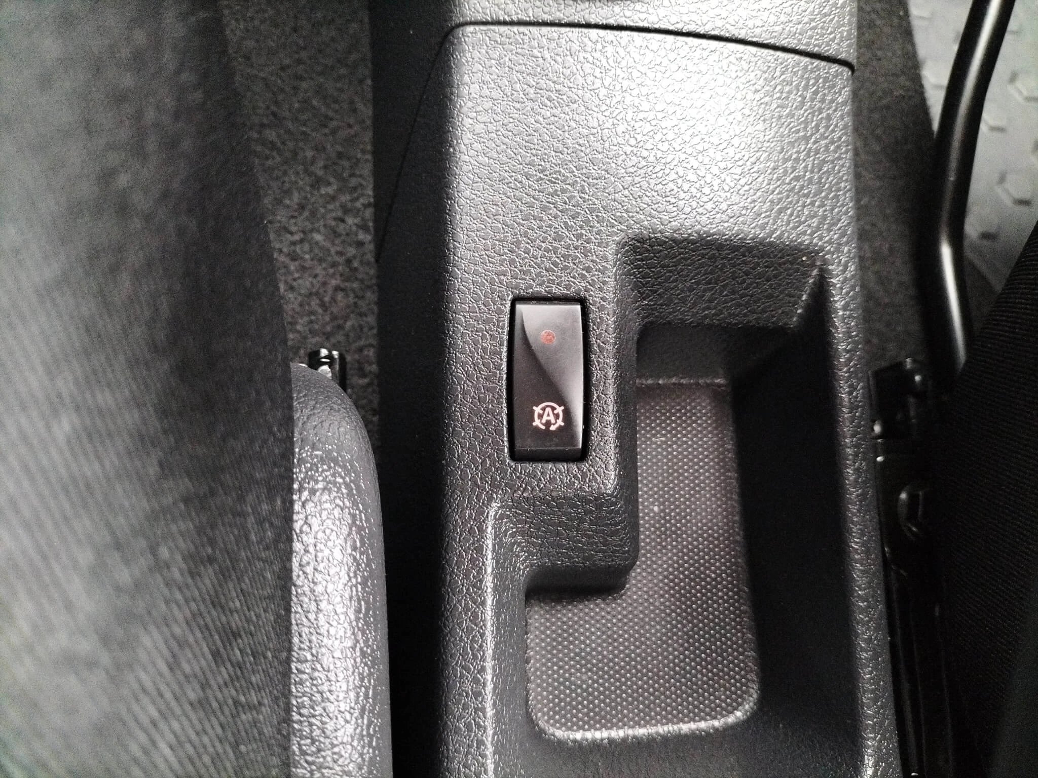 Dacia Logan 1.5 Blue dCi Laureate - Samsaru's Car Outlet