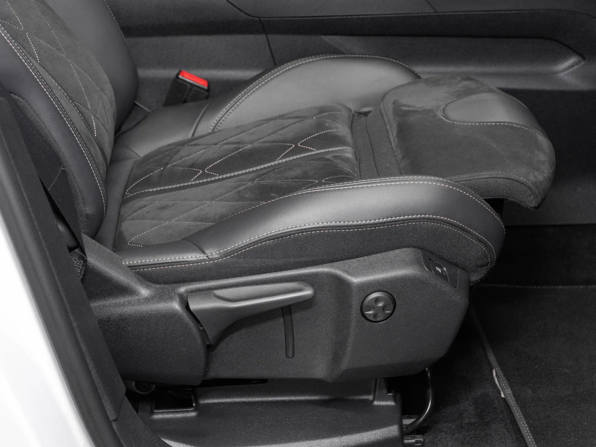 Peugeot 3008 2.0 Diesel 180 CP Alb - Samsaru's Car Outlet