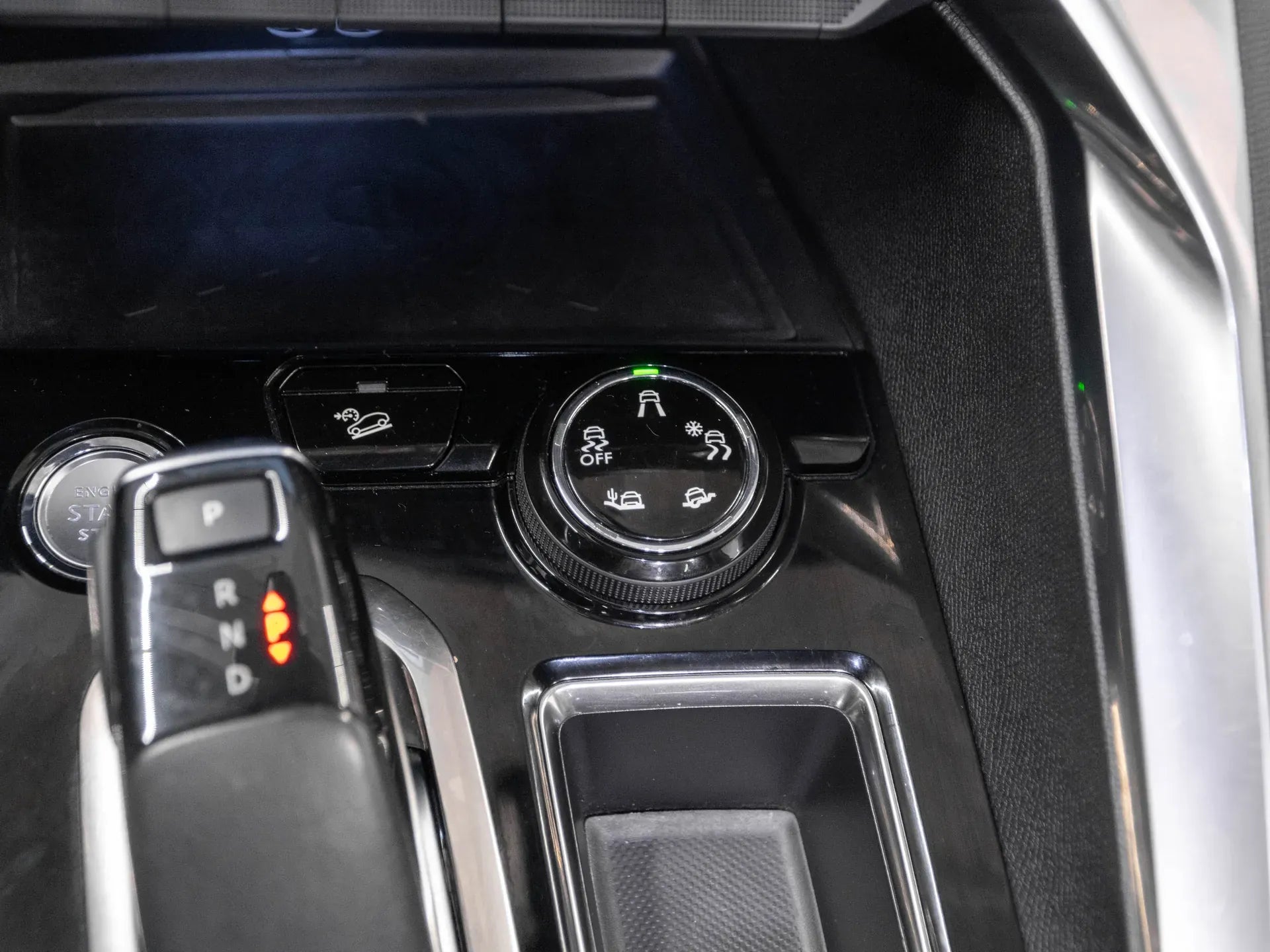 Peugeot 3008 2.0 Diesel 180 CP Alb - Samsaru's Car Outlet