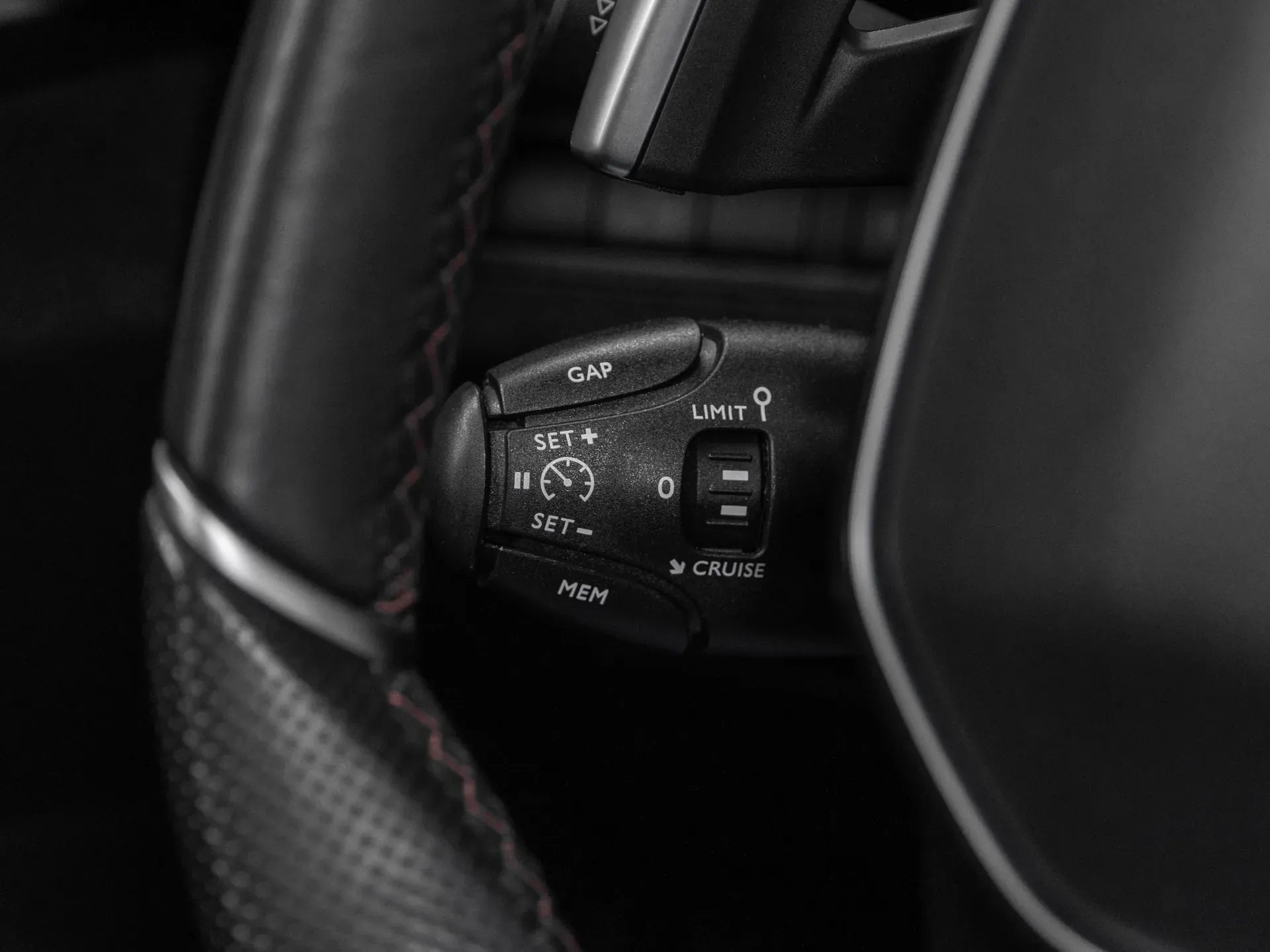 Peugeot 3008 2.0 Diesel 180 CP Alb - Samsaru's Car Outlet