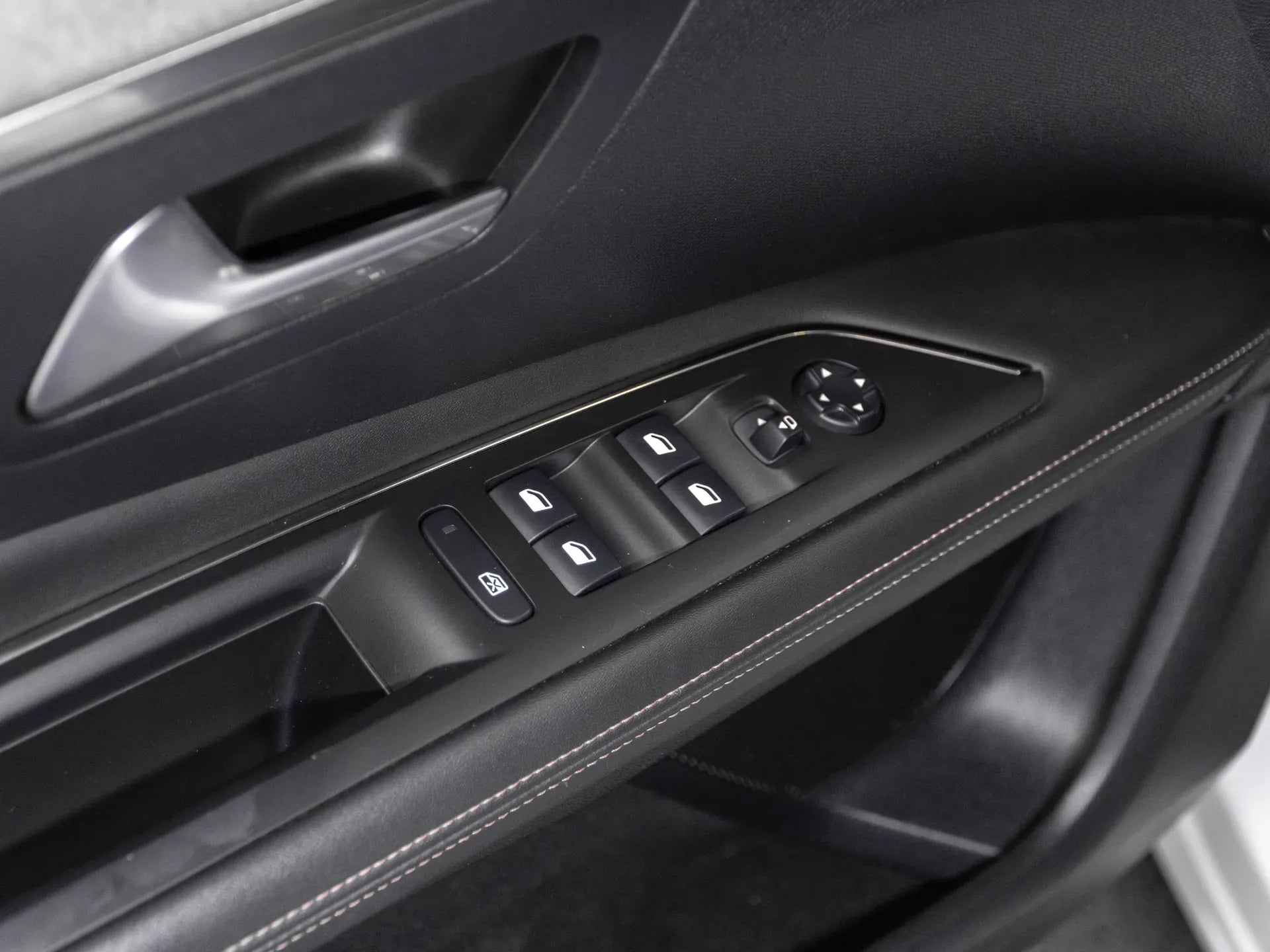 Peugeot 3008 2.0 Diesel 180 CP Alb - Samsaru's Car Outlet