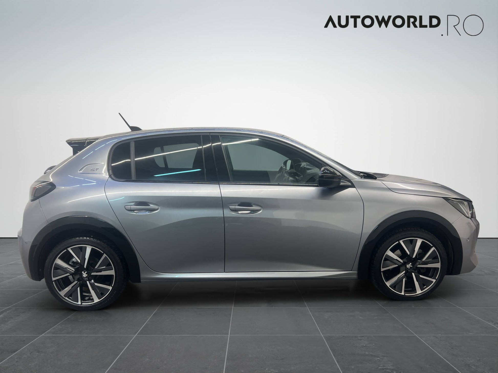 Peugeot 208 GT-Line 1.2 Benzina 133 CP Gri - Samsaru's Car Outlet