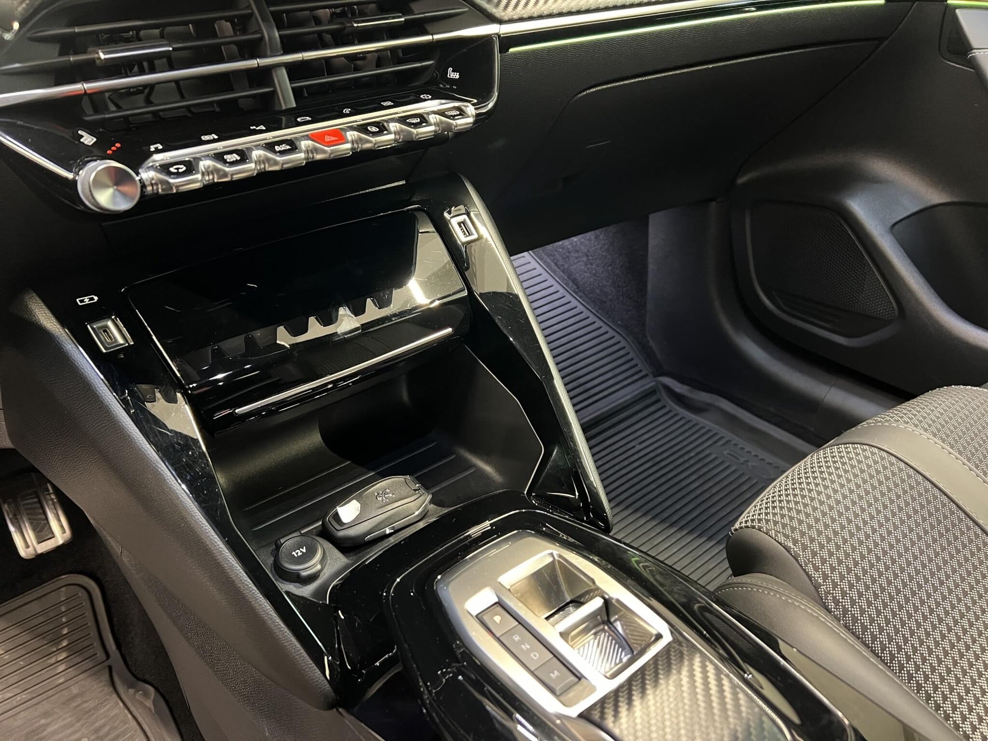 Peugeot 208 GT-Line 1.2 Benzina 133 CP Gri - Samsaru's Car Outlet