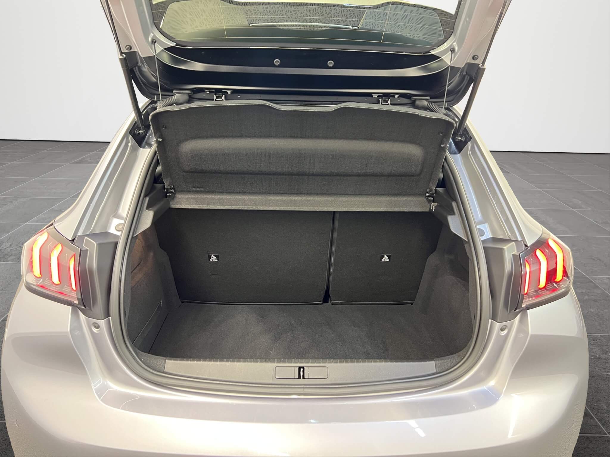 Peugeot 208 GT-Line 1.2 Benzina 133 CP Gri - Samsaru's Car Outlet