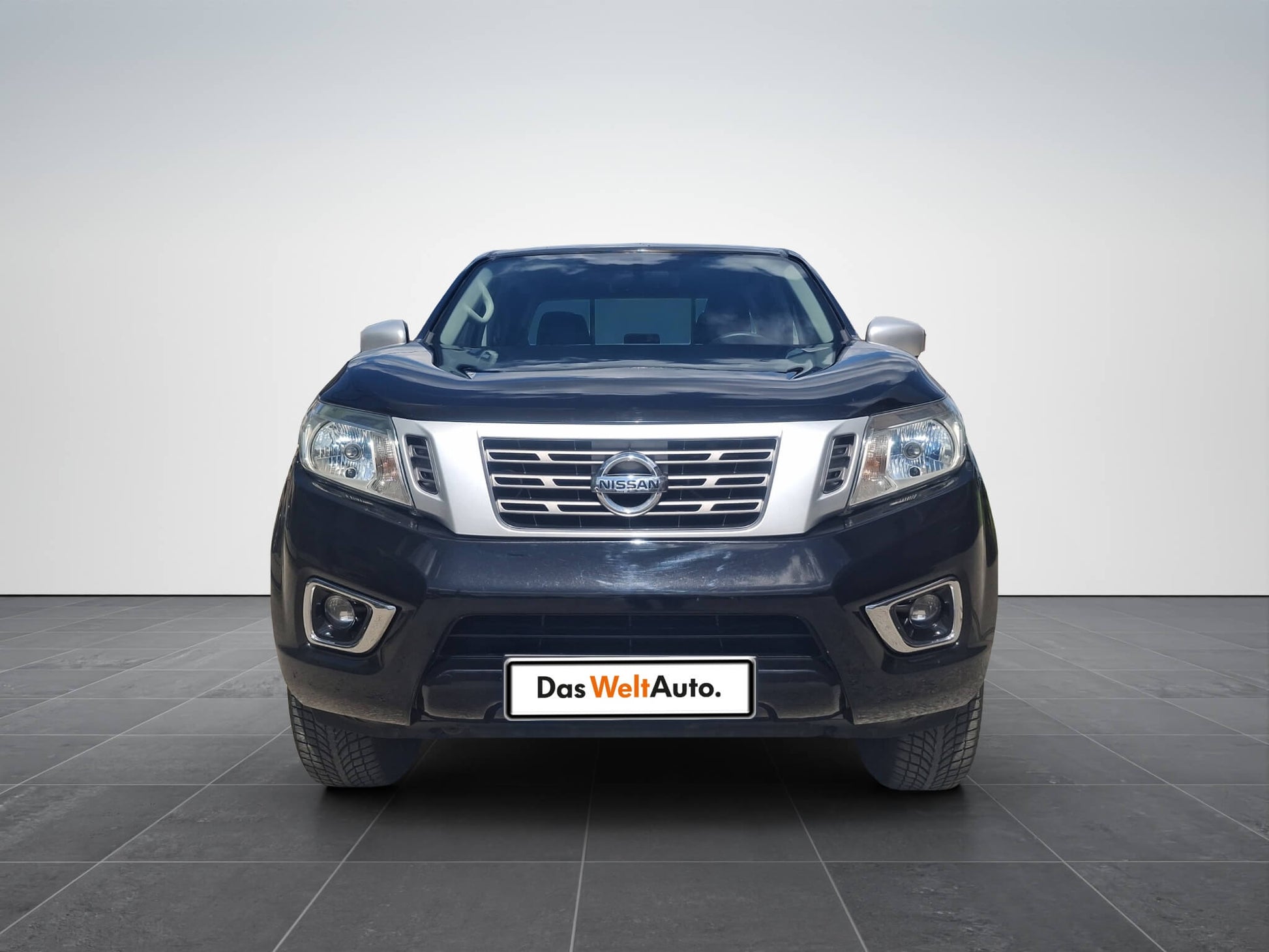 Nissan Navara Acenta Double Cab 4x4 2.3 dCi - Samsaru's Car Outlet