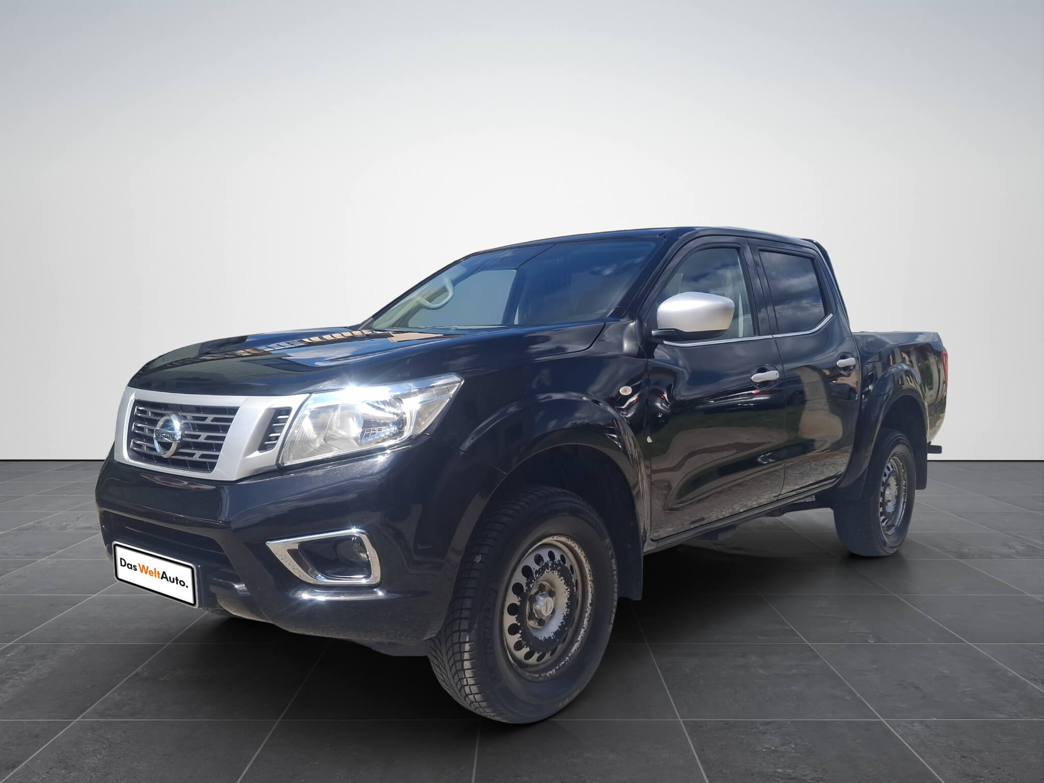 Nissan Navara Acenta Double Cab 4x4 2.3 dCi - Samsaru's Car Outlet