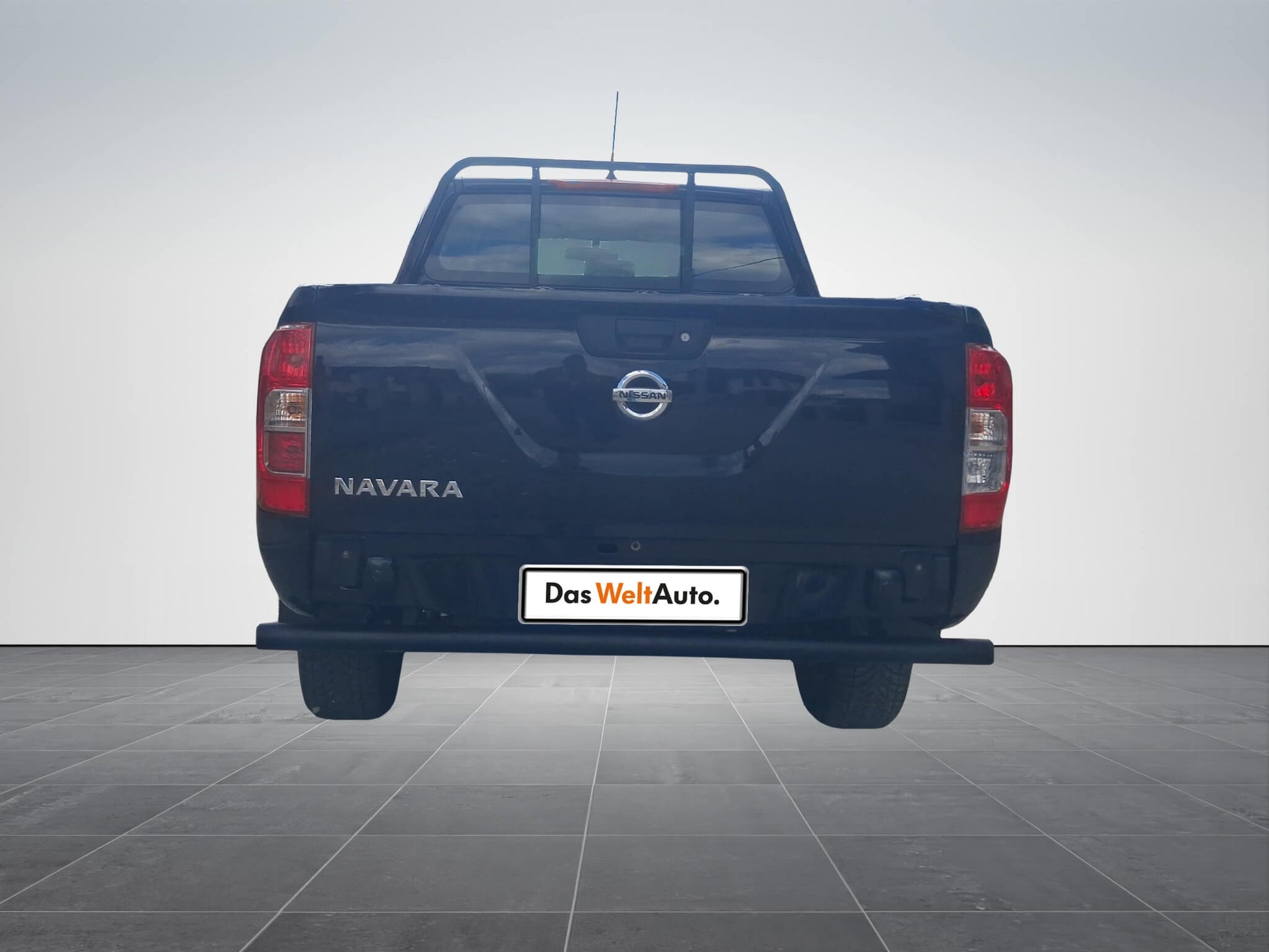 Nissan Navara Acenta Double Cab 4x4 2.3 dCi - Samsaru's Car Outlet