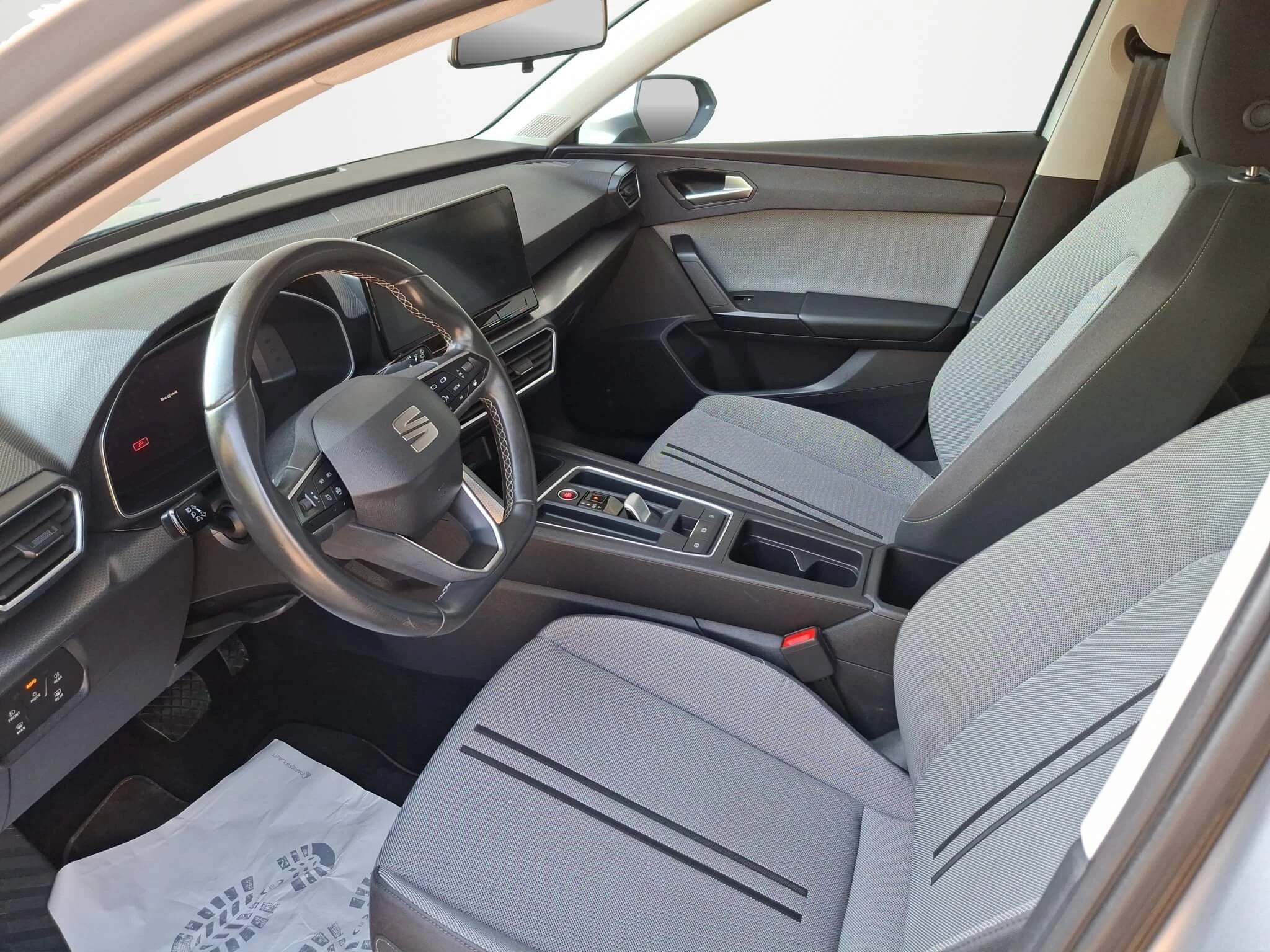 Seat Leon Kombi Style 2.0 TDI DSG - Samsaru's Car Outlet